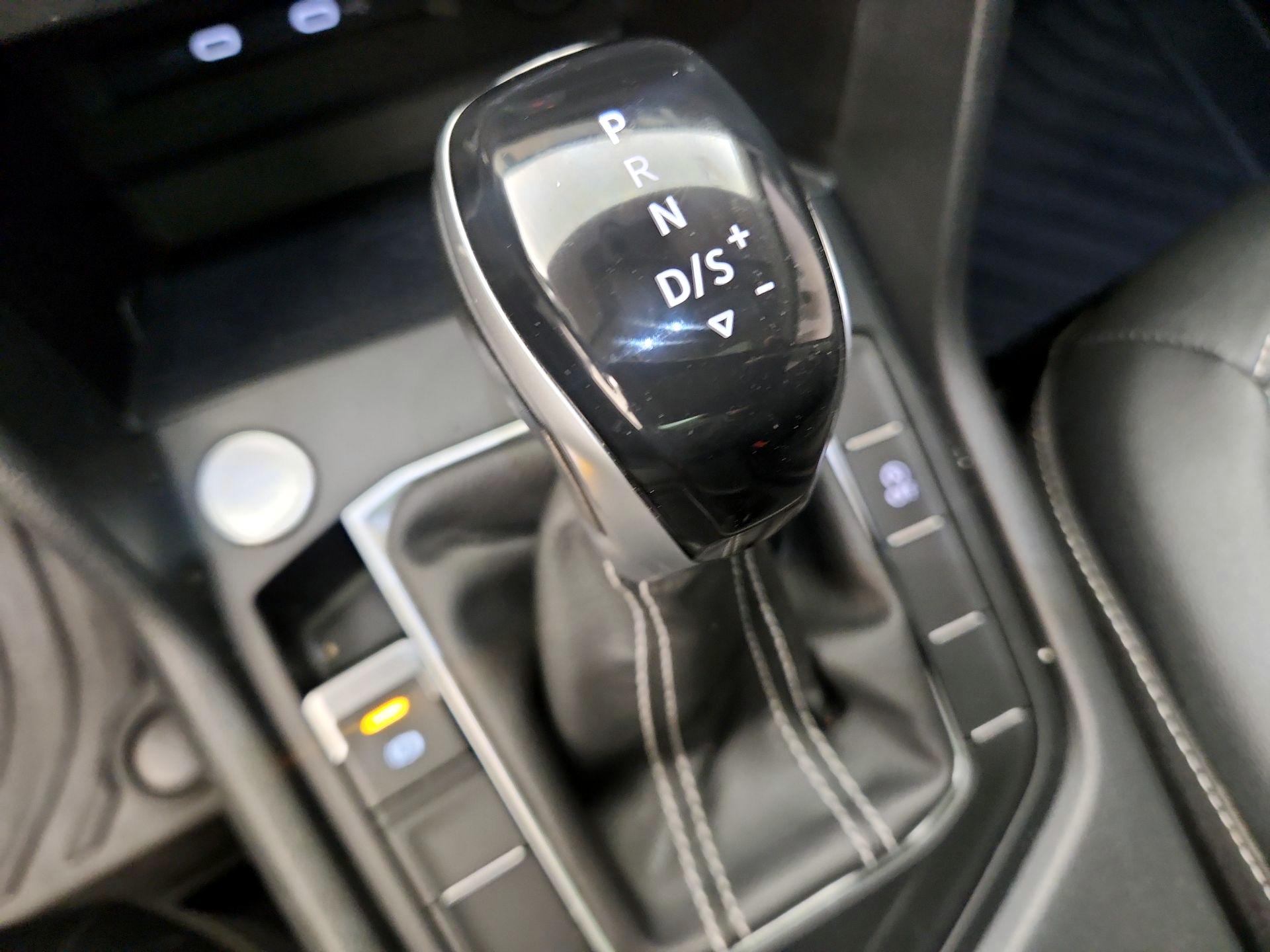 Thumbnail: 2022 Volkswagen Taos - 17