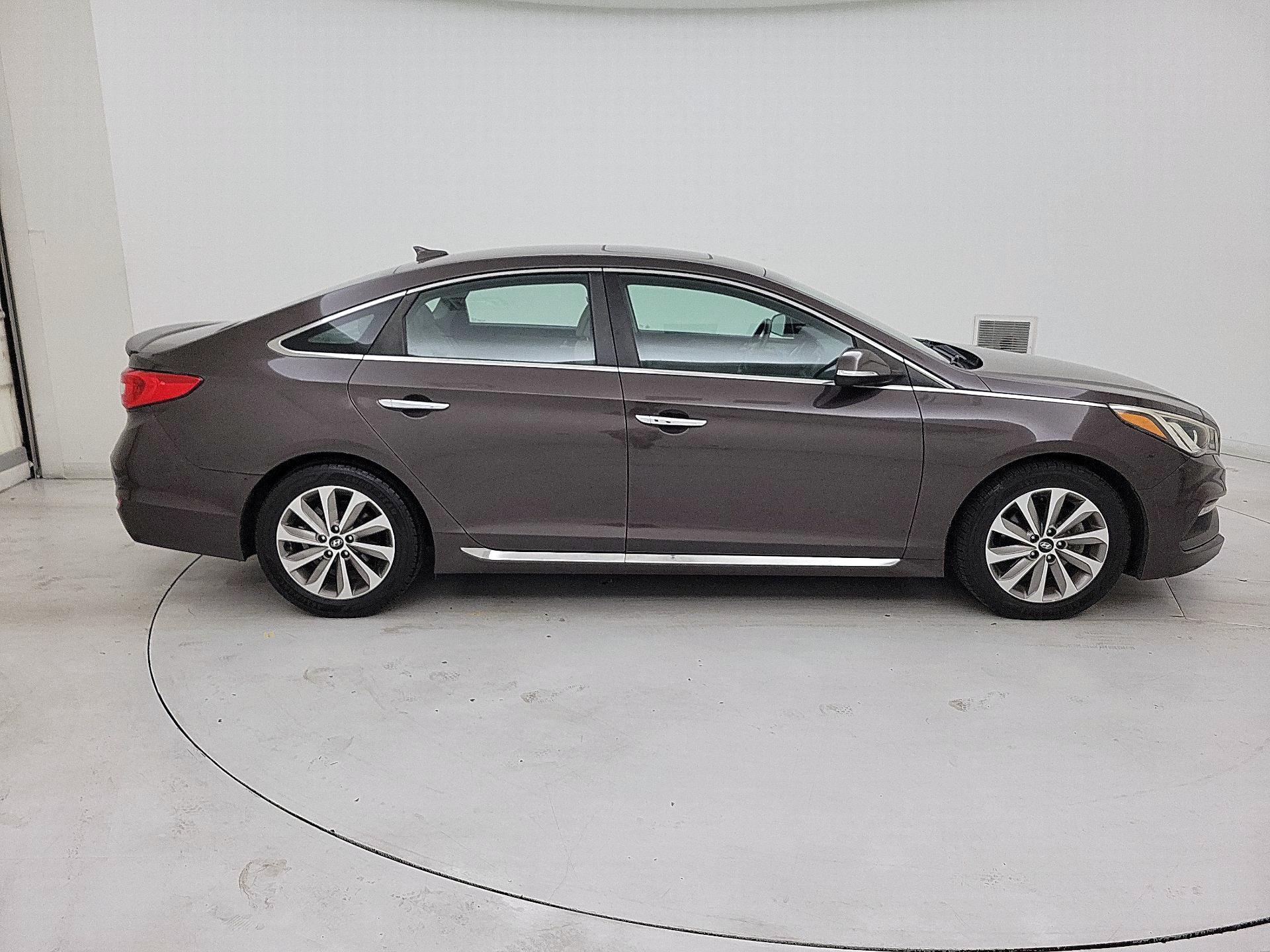 Thumbnail: 2016 Hyundai Sonata - 4