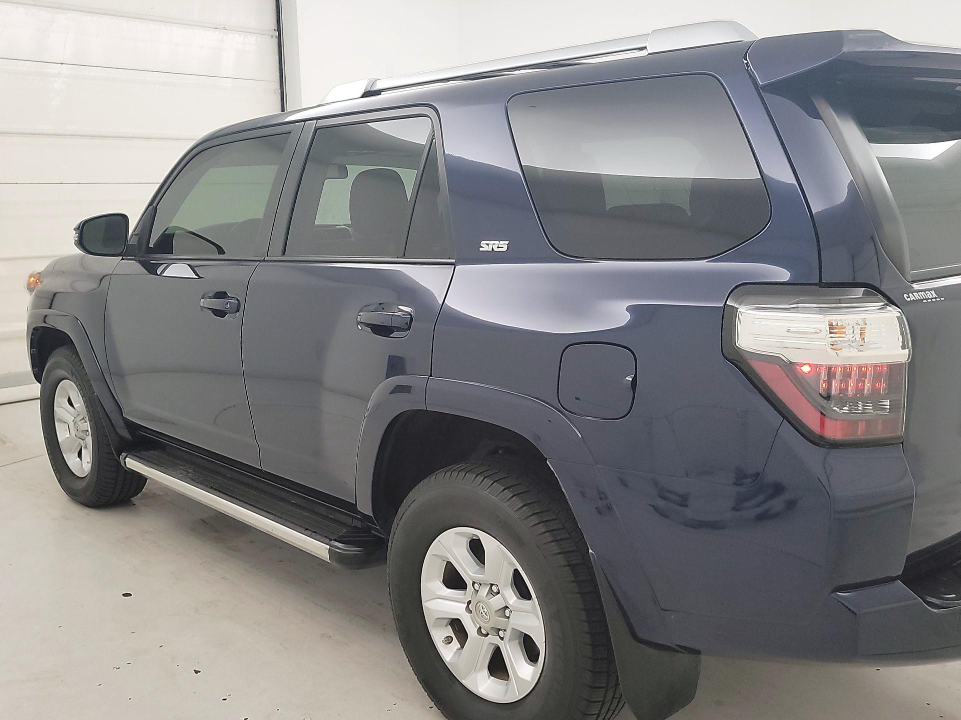 Thumbnail: 2017 Toyota 4Runner - 7