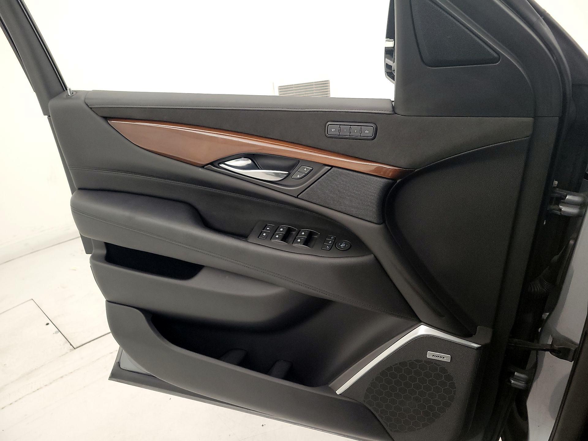 Thumbnail: 2020 Cadillac Escalade - 12