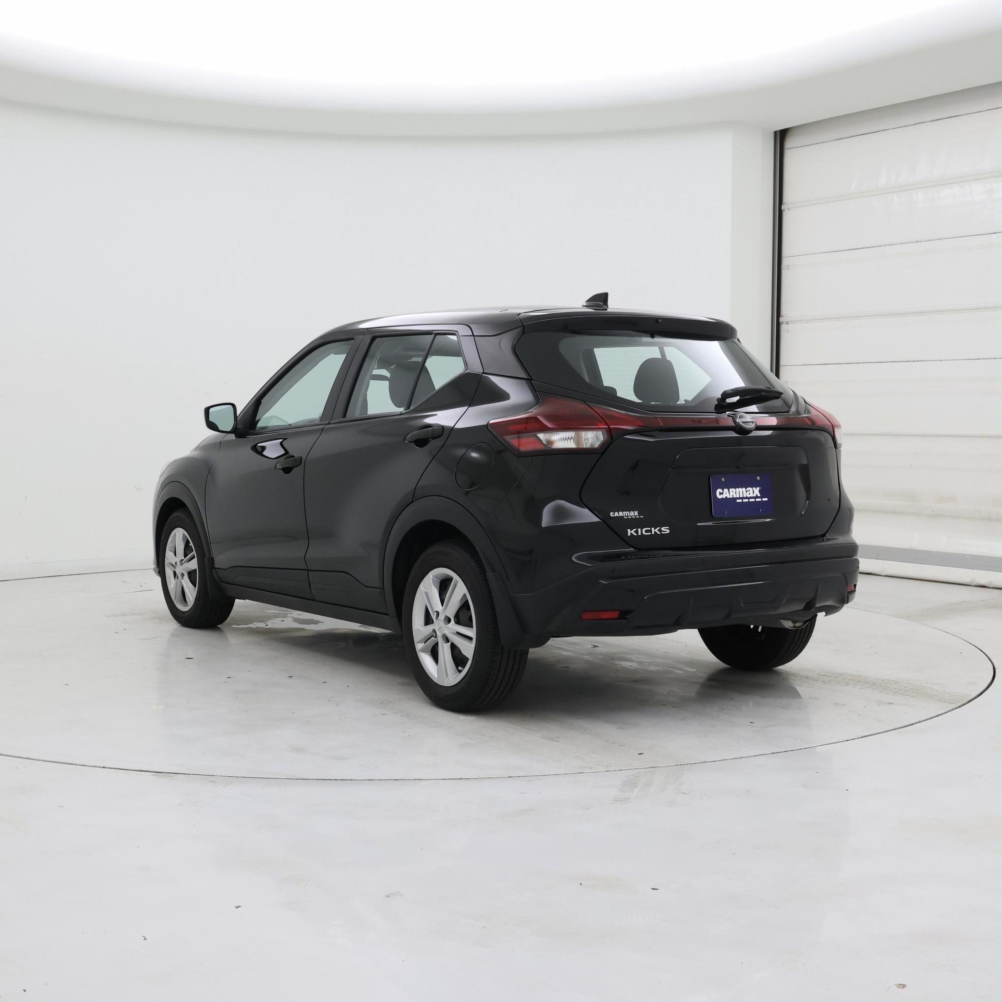 Thumbnail: 2023 Nissan Kicks - 2