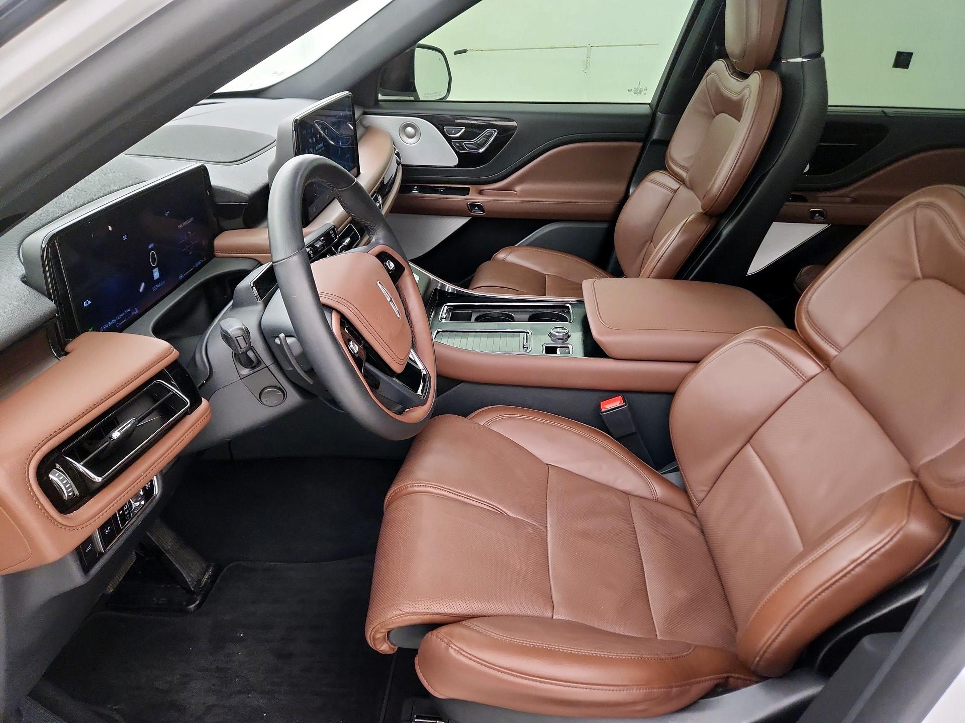 Thumbnail: 2025 Lincoln Aviator - 11