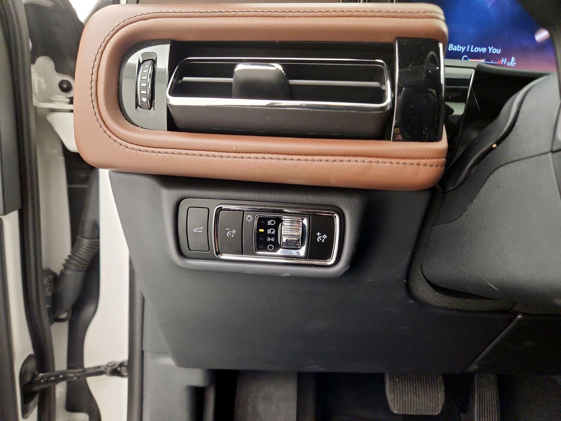 Thumbnail: 2025 Lincoln Aviator - 13