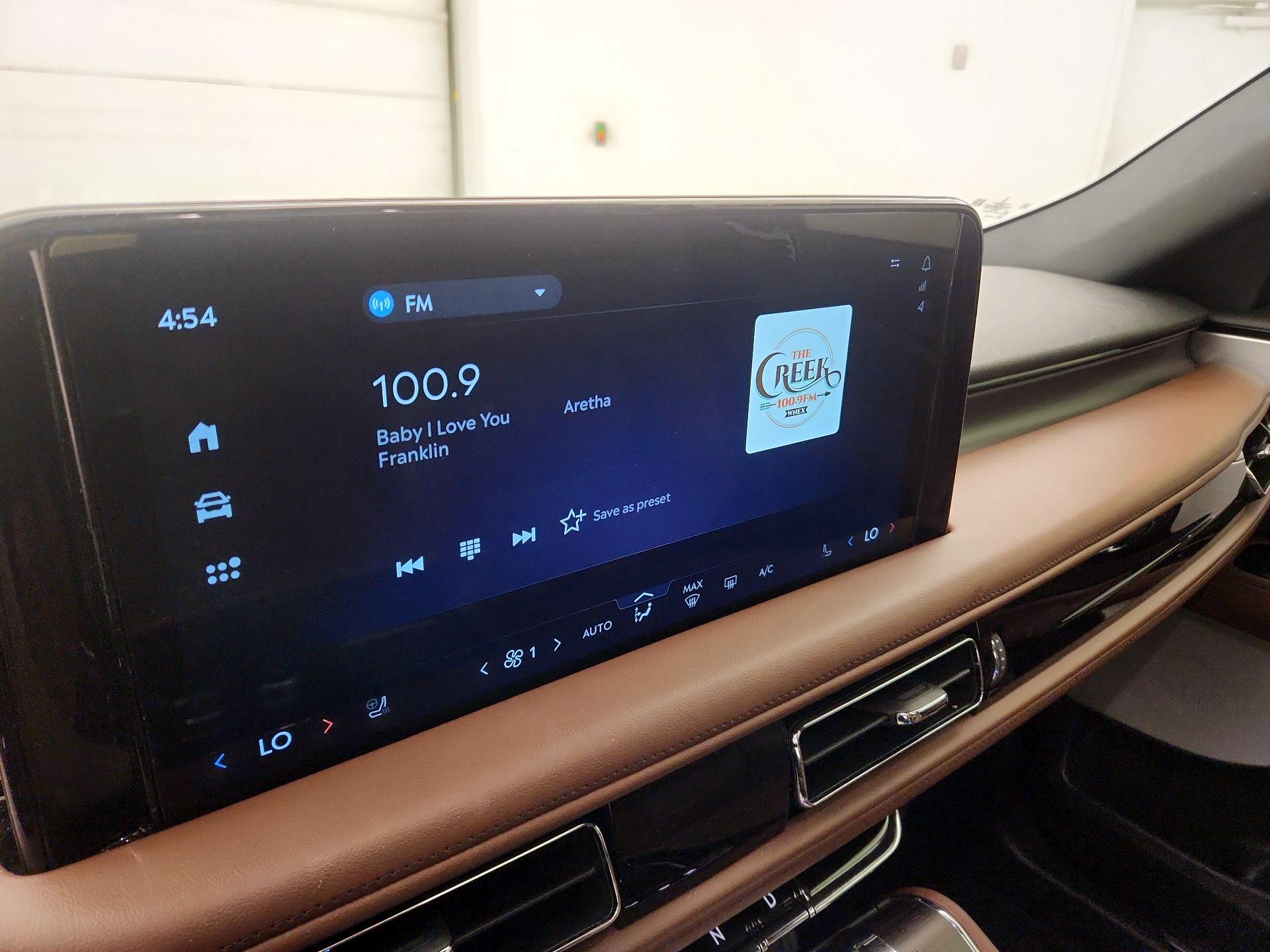 Thumbnail: 2025 Lincoln Aviator - 16