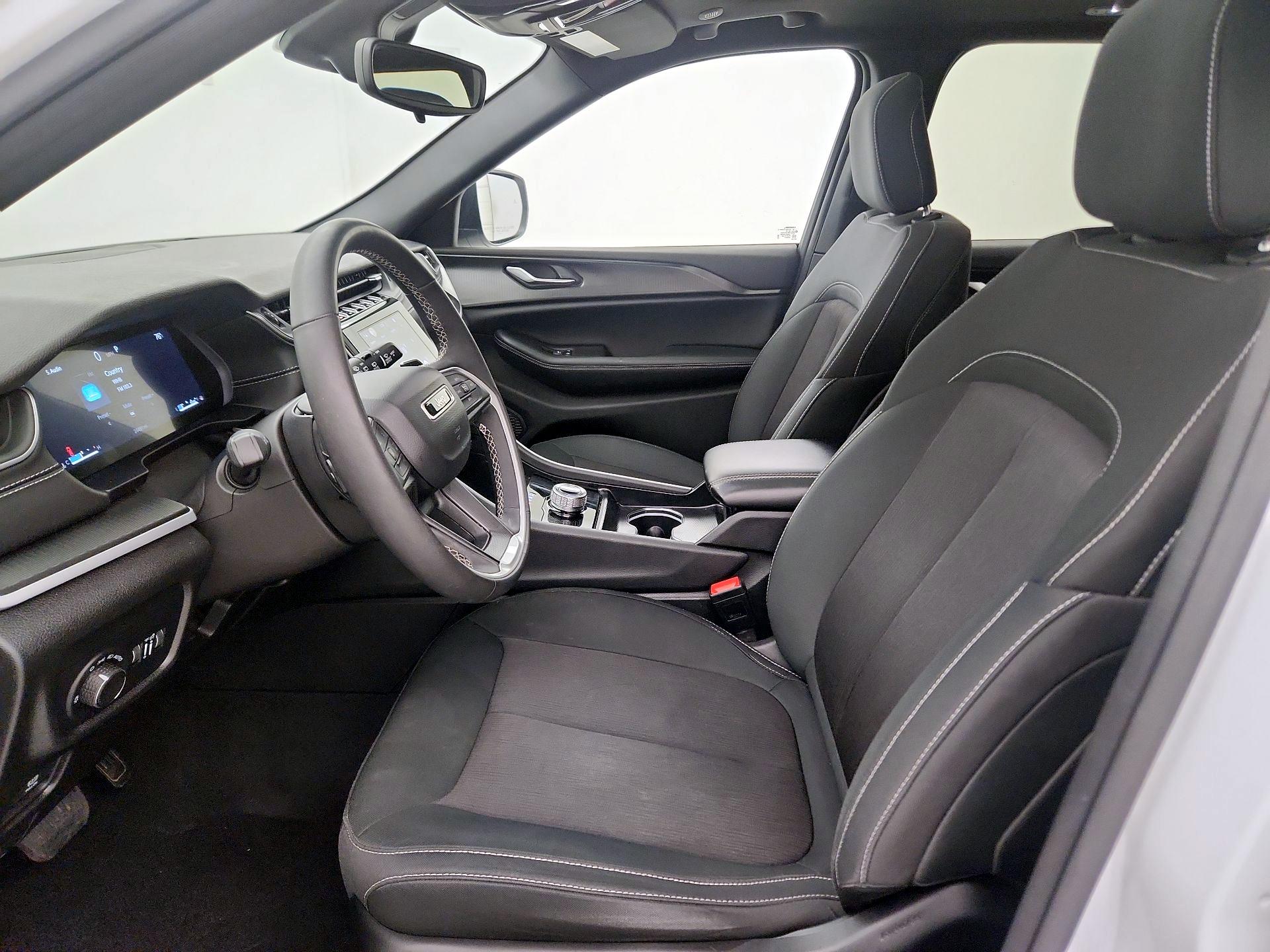 Thumbnail: 2024 Jeep Grand Cherokee - 11