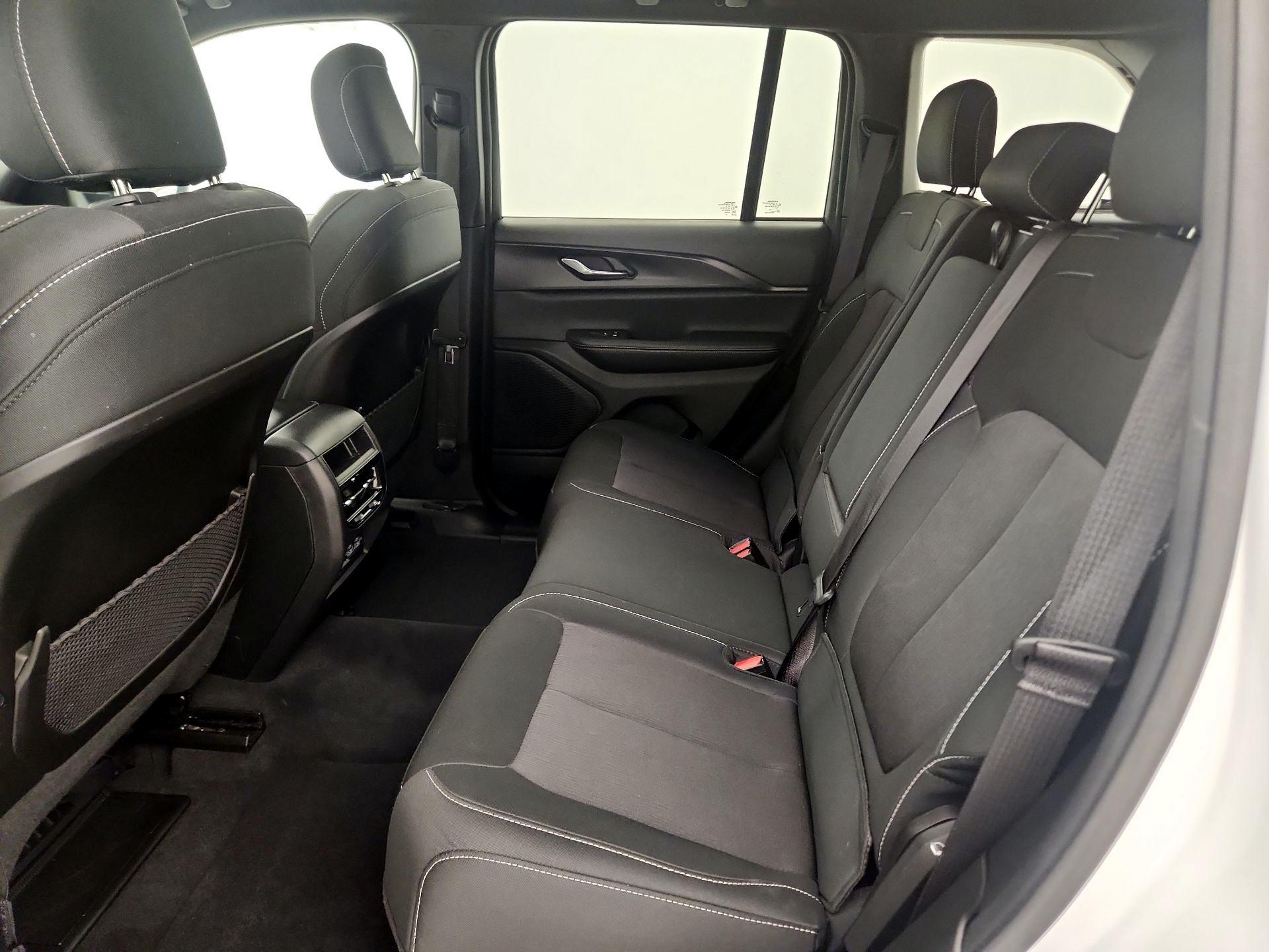 Thumbnail: 2024 Jeep Grand Cherokee - 20