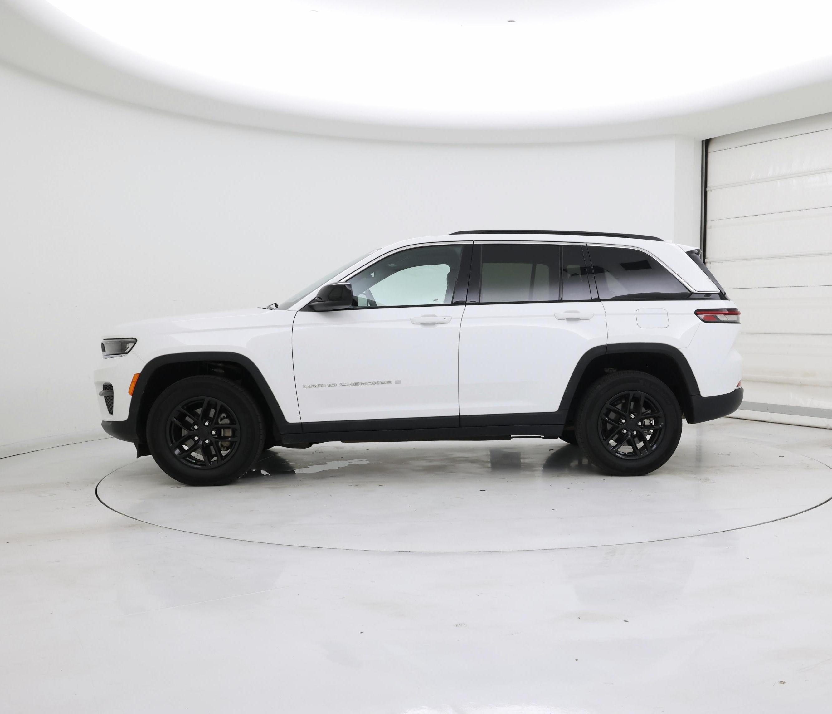 Thumbnail: 2024 Jeep Grand Cherokee - 3