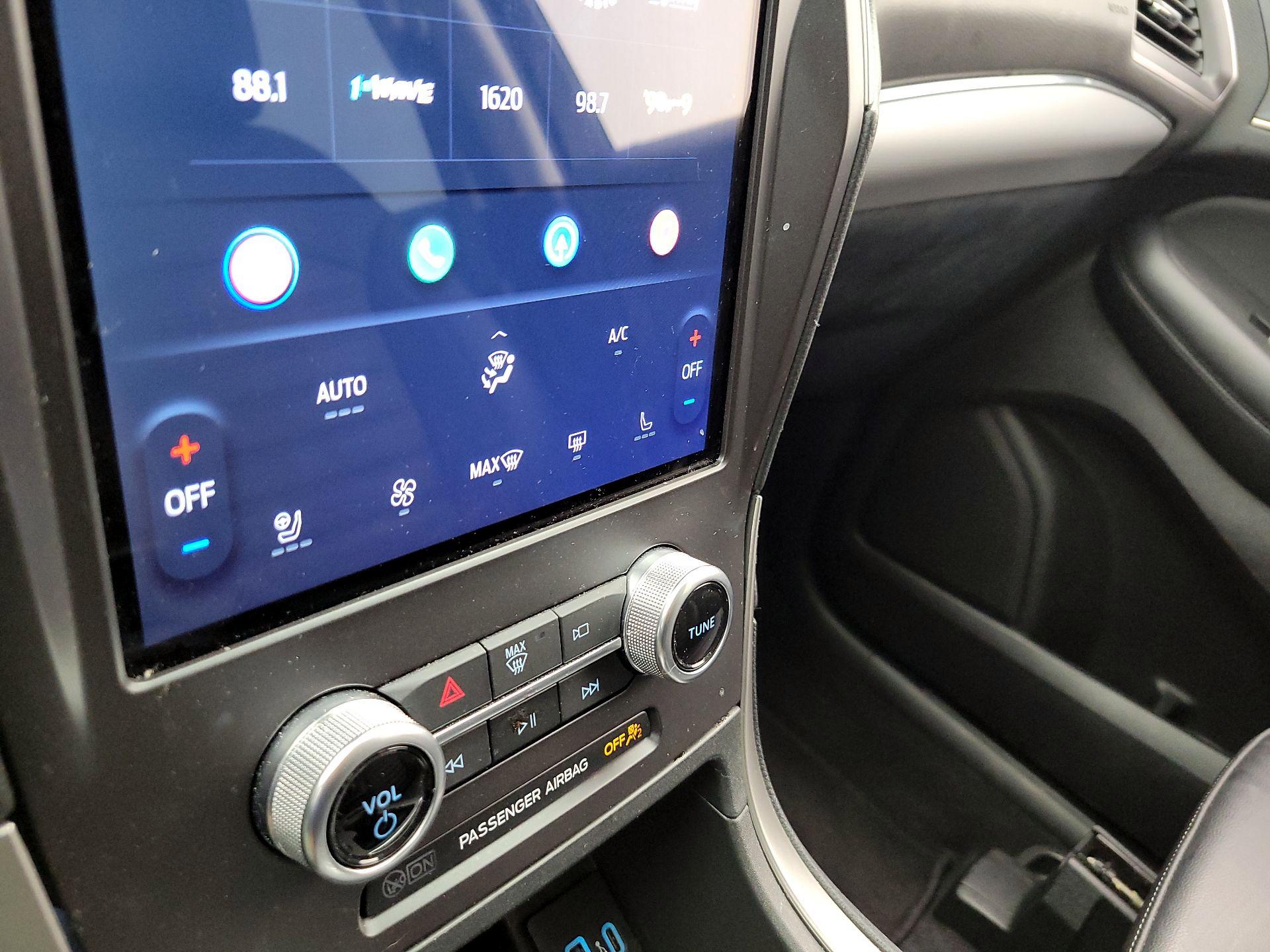 Thumbnail: 2021 Ford Edge - 17