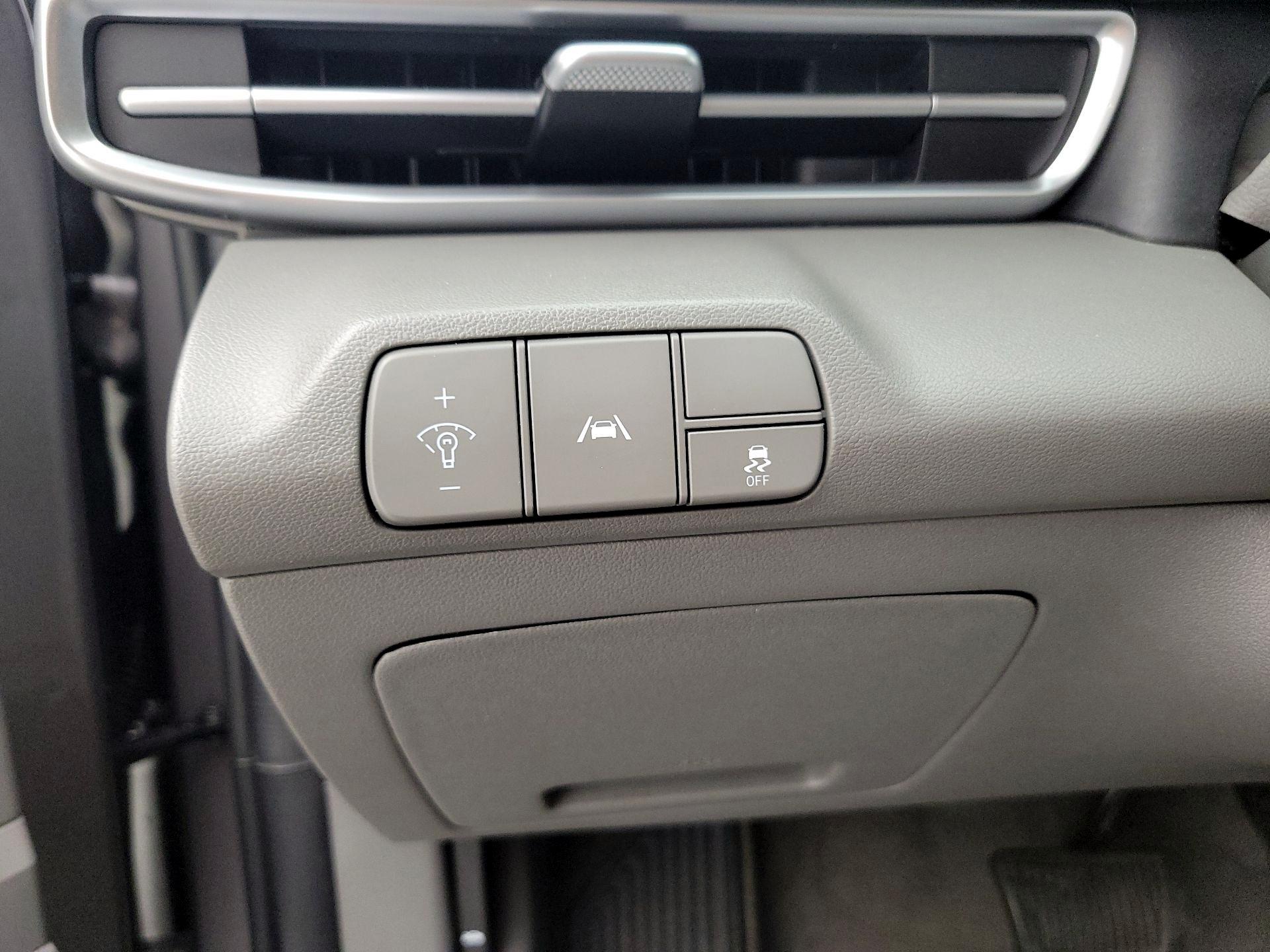 Thumbnail: 2023 Hyundai Elantra - 13