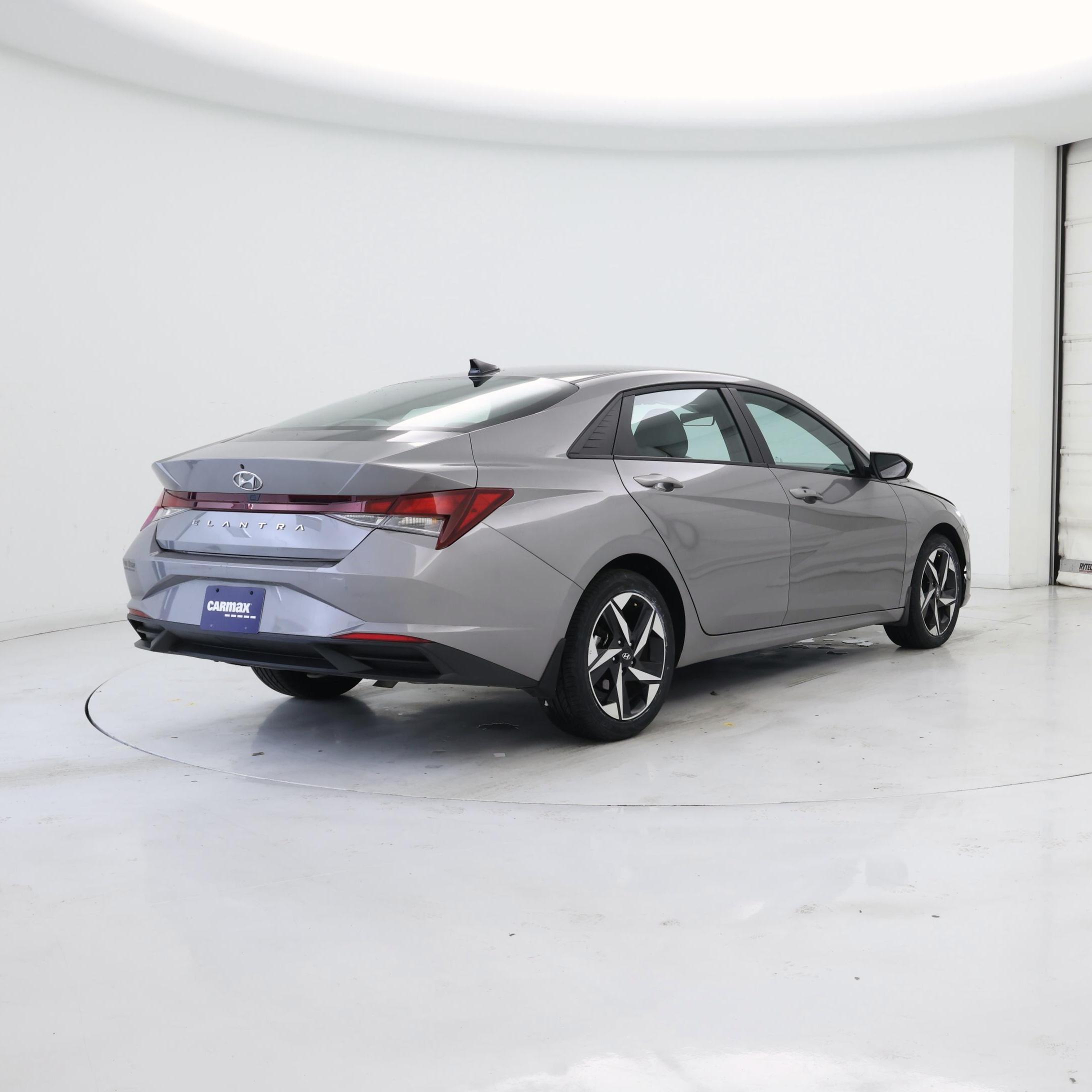 Thumbnail: 2023 Hyundai Elantra - 8