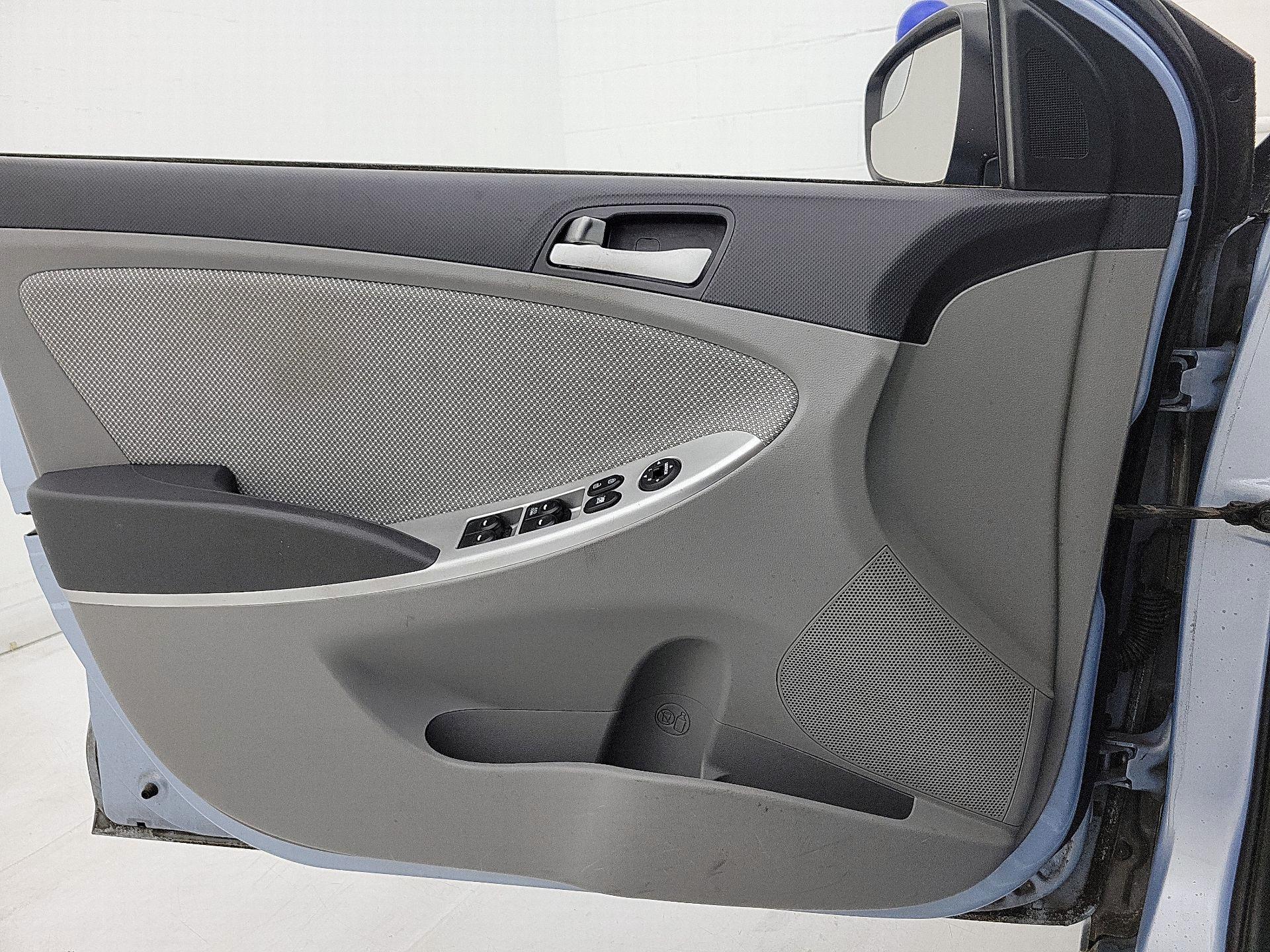 Thumbnail: 2014 Hyundai Accent - 12