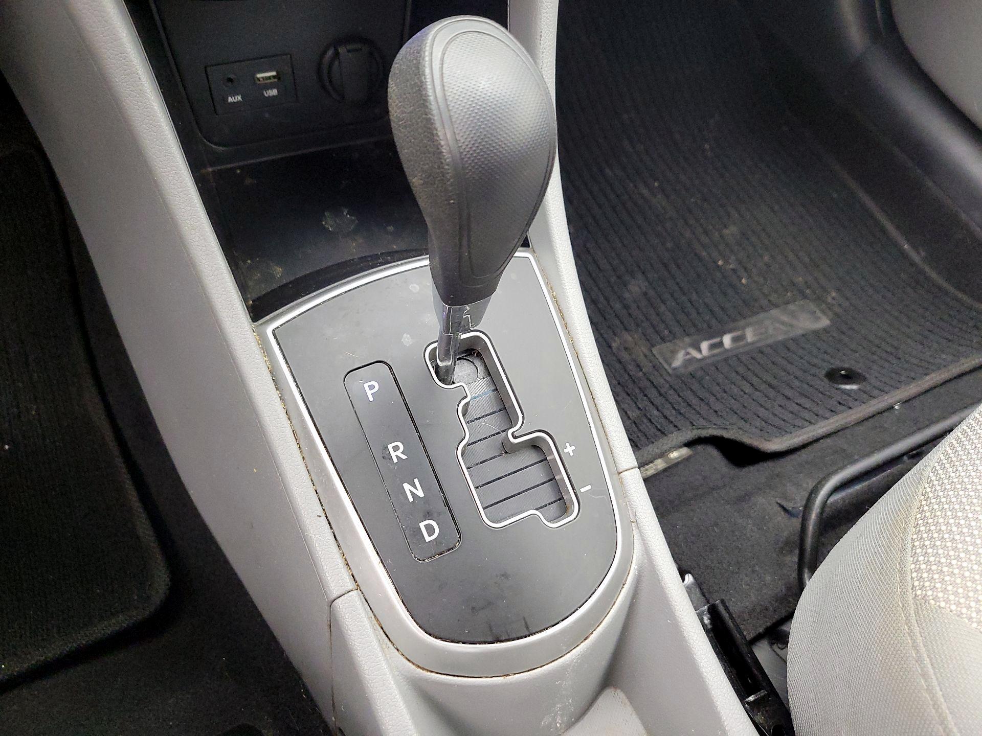 Thumbnail: 2014 Hyundai Accent - 16