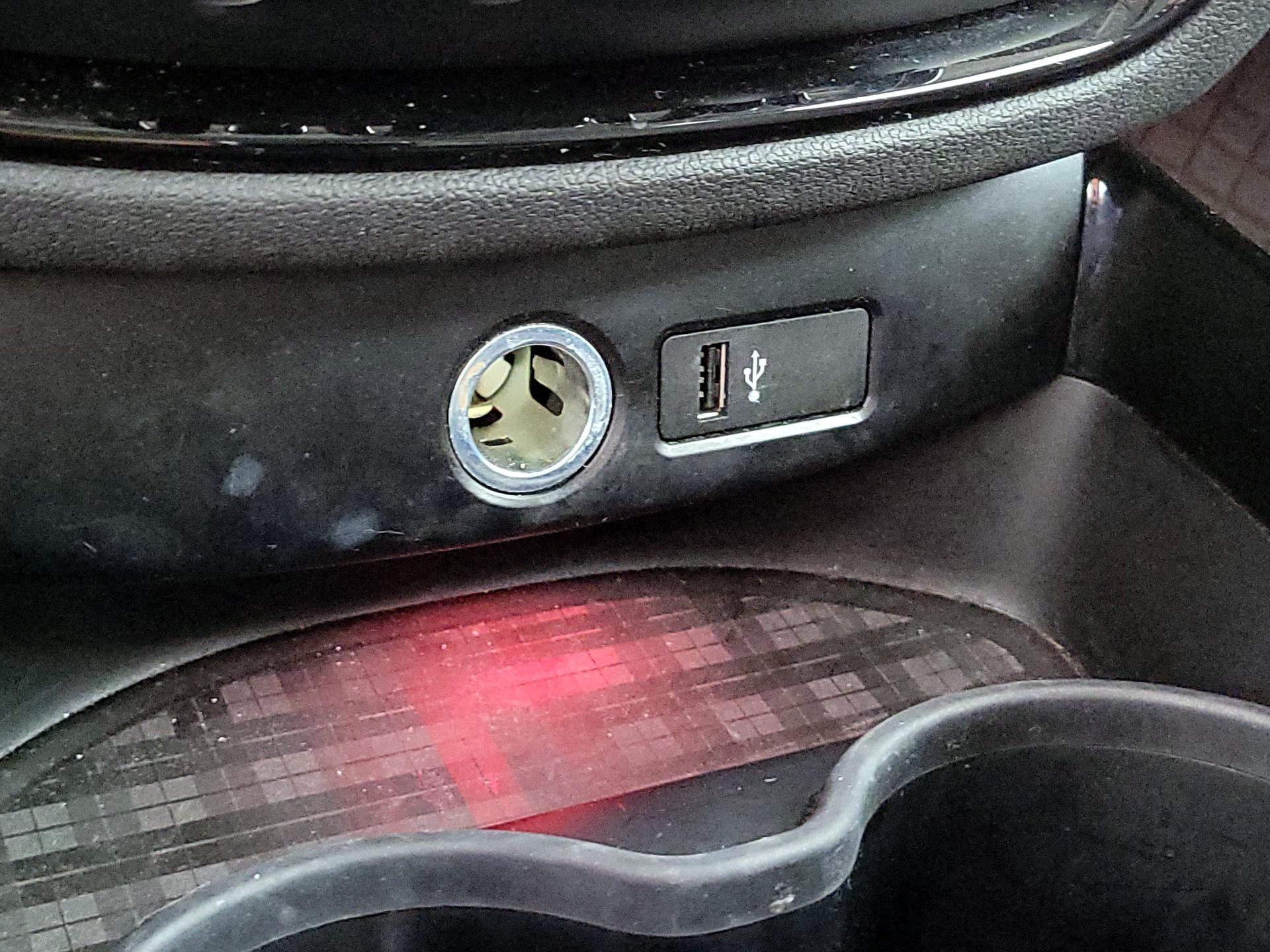 Thumbnail: 2020 MINI Cooper Clubman - 18