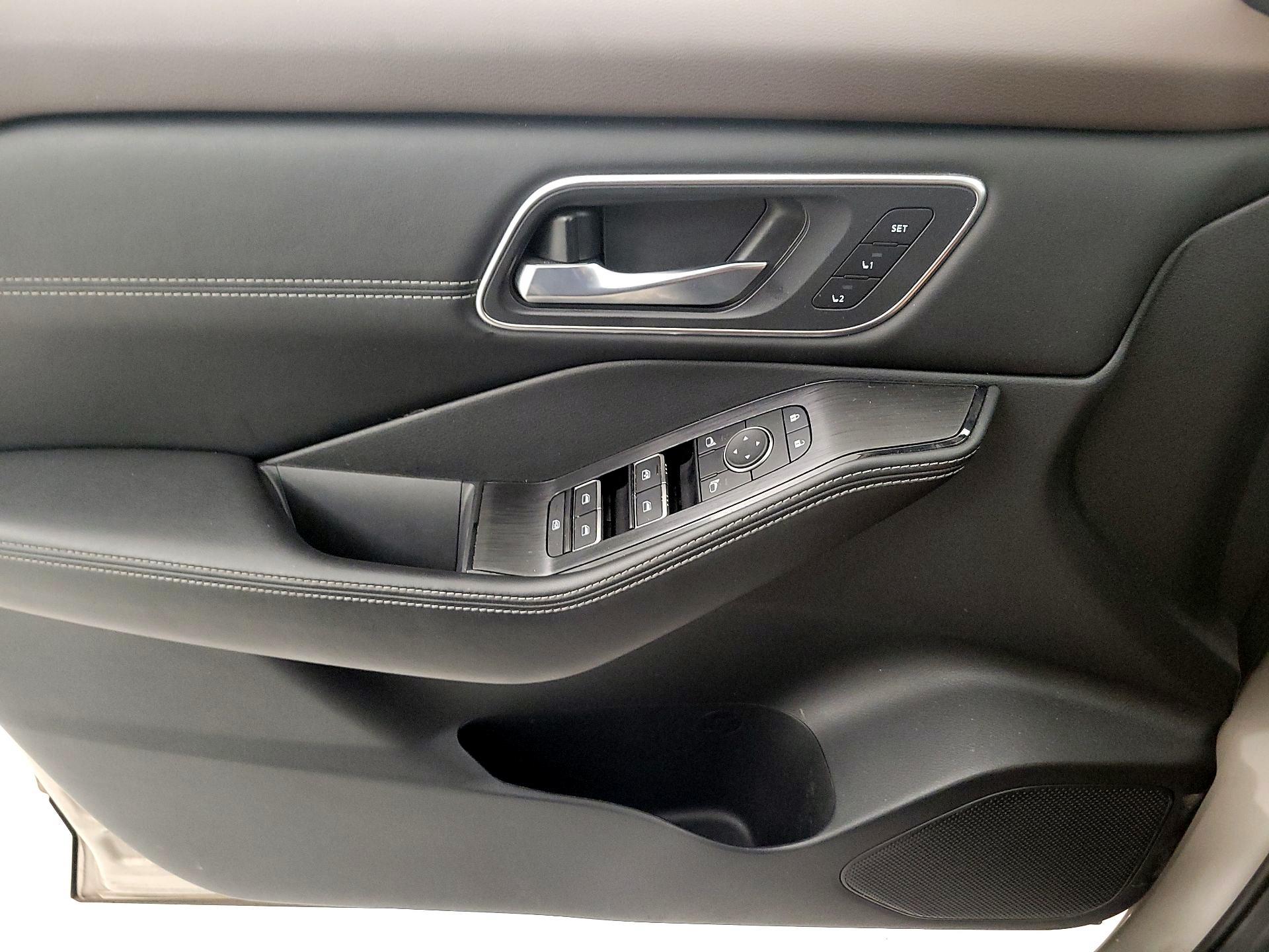 Thumbnail: 2021 Nissan Rogue - 12