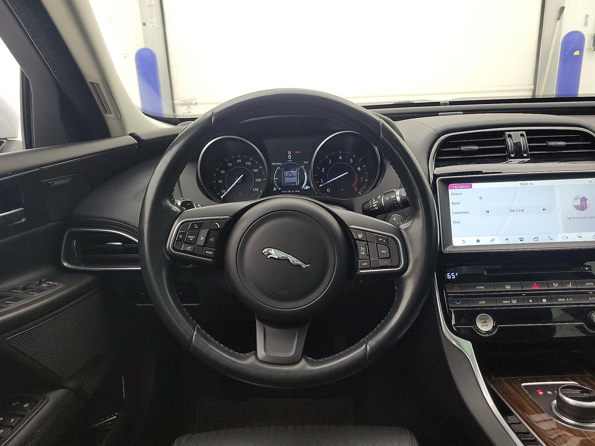 Thumbnail: 2017 Jaguar XE - 10