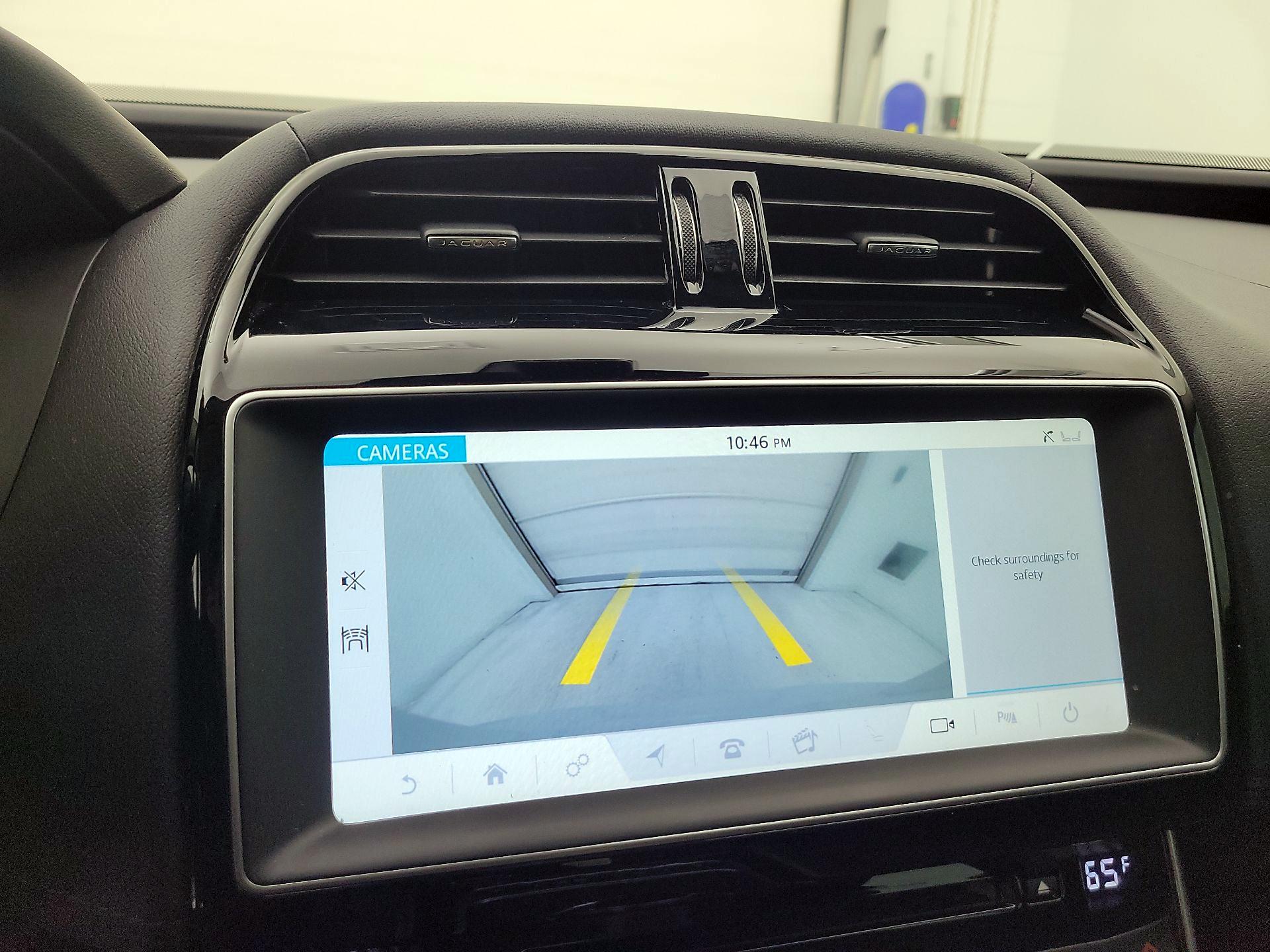 Thumbnail: 2017 Jaguar XE - 14