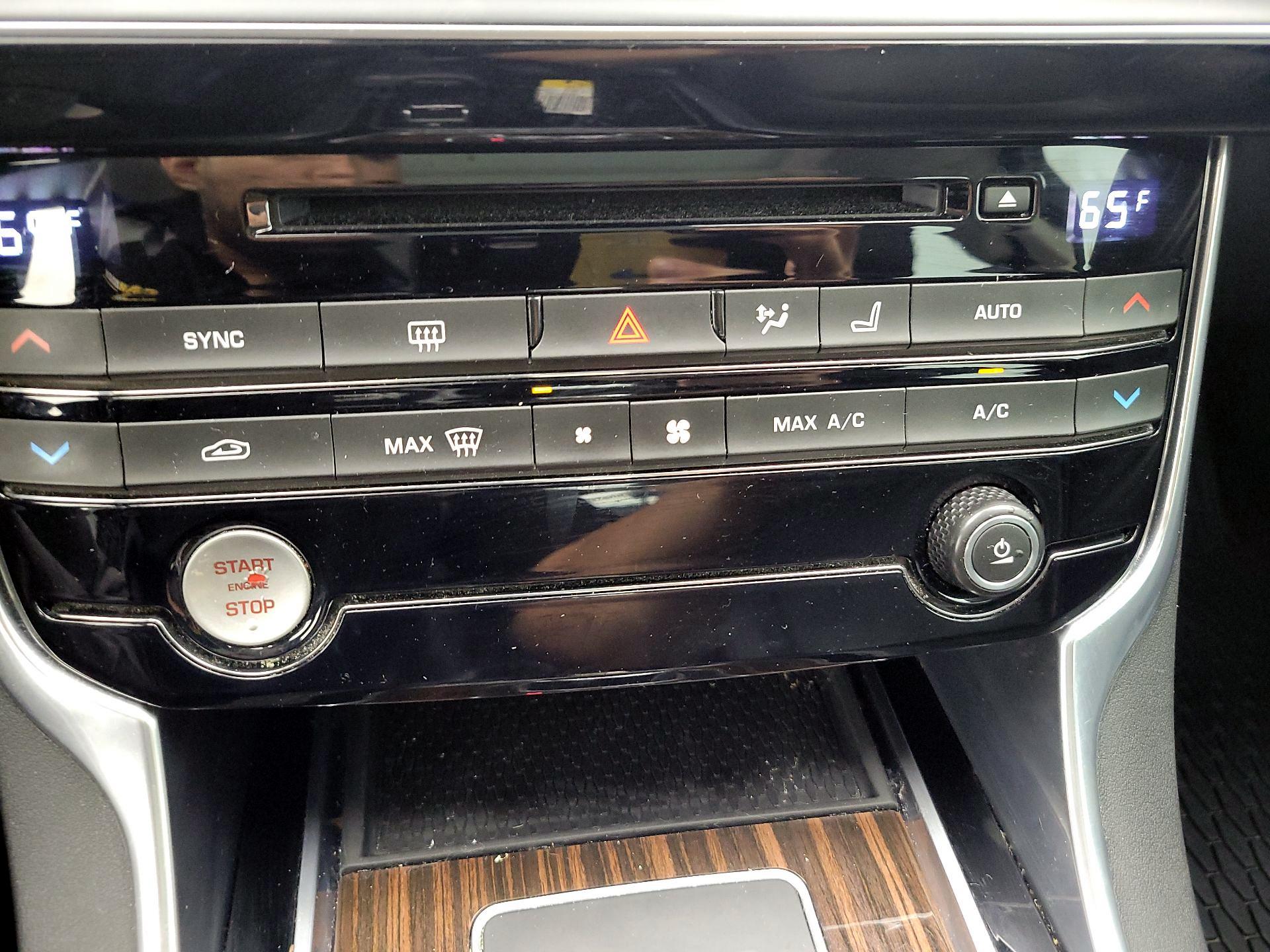 Thumbnail: 2017 Jaguar XE - 16