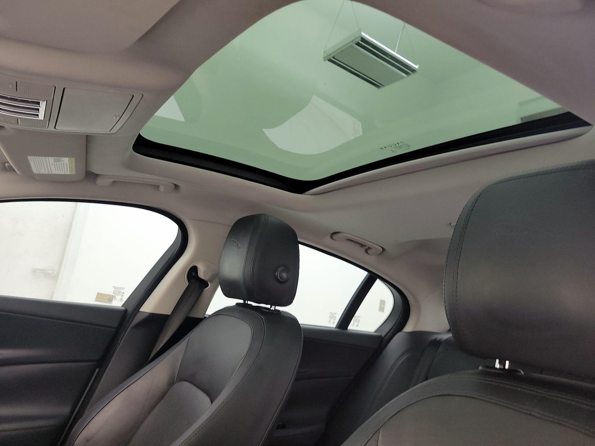 Thumbnail: 2017 Jaguar XE - 18