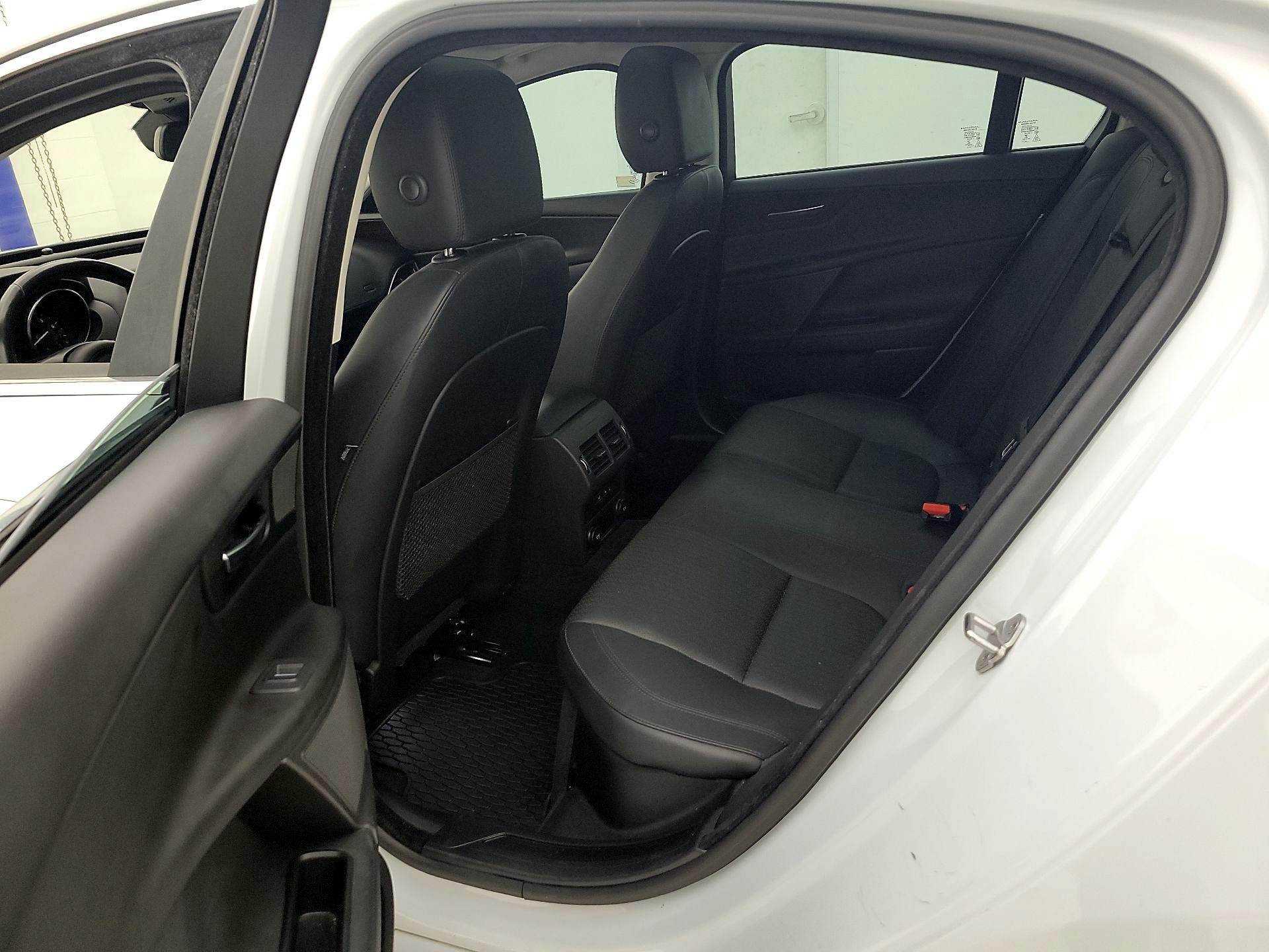 Thumbnail: 2017 Jaguar XE - 19