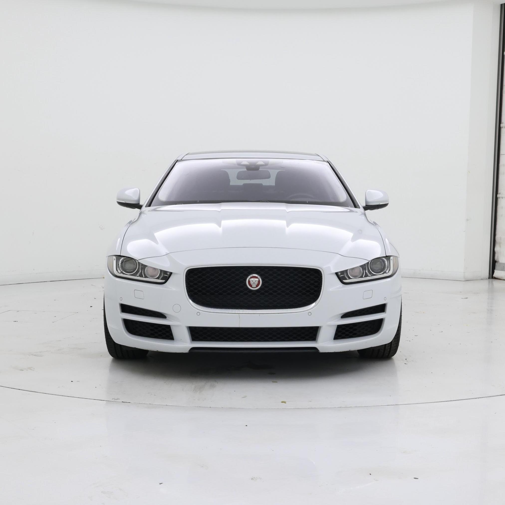 Thumbnail: 2017 Jaguar XE - 5