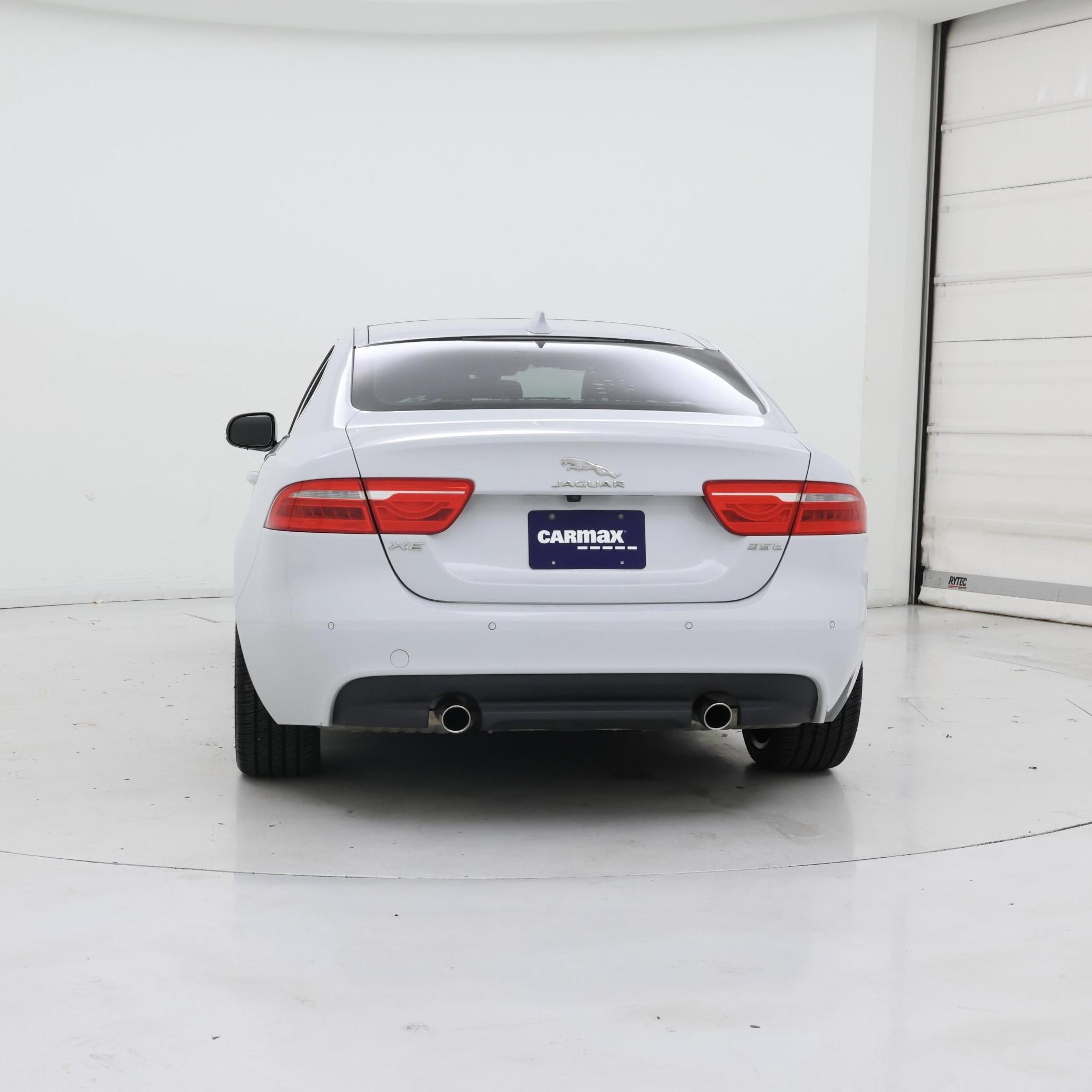 Thumbnail: 2017 Jaguar XE - 6