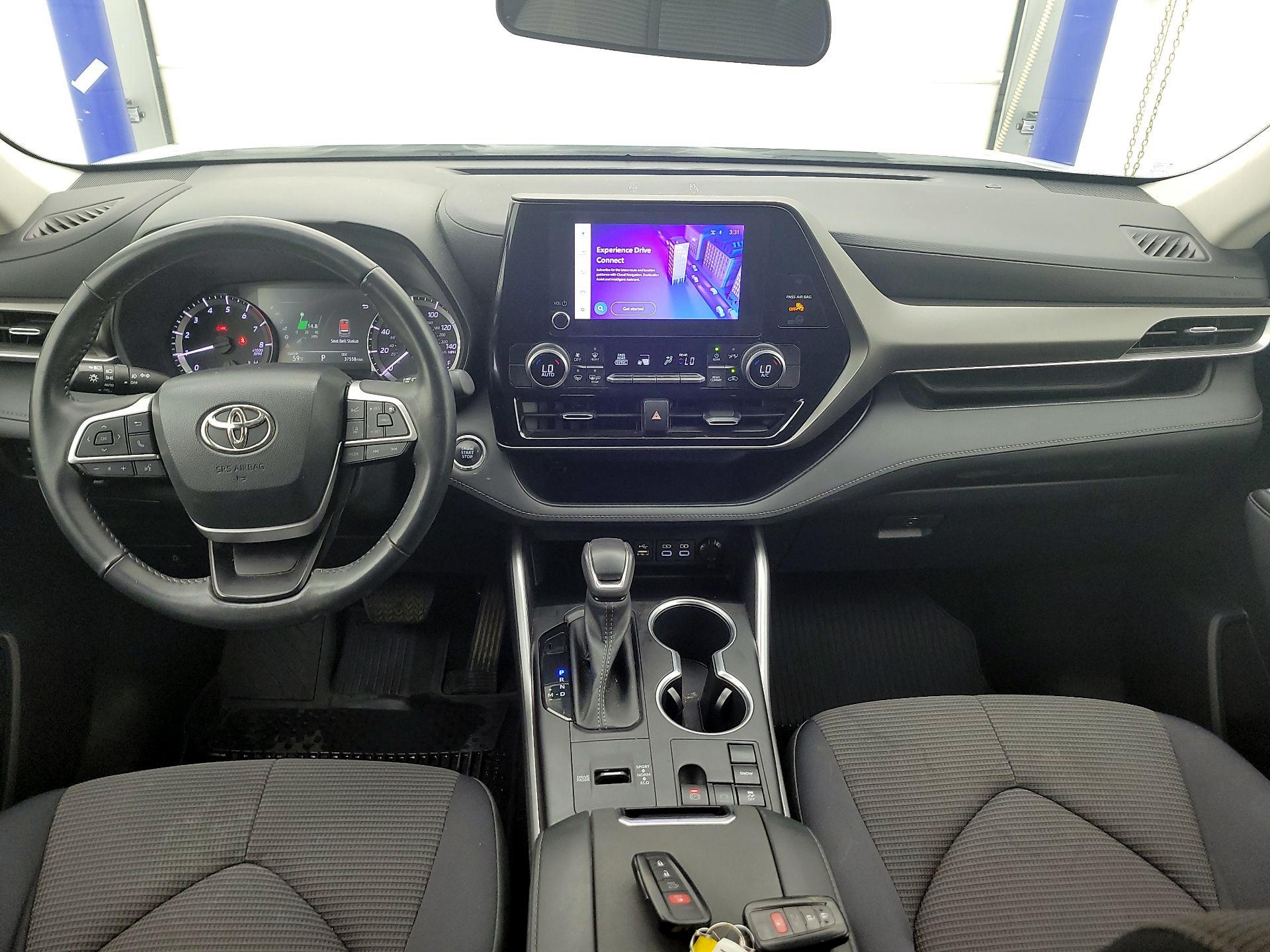 Thumbnail: 2023 Toyota Highlander - 9