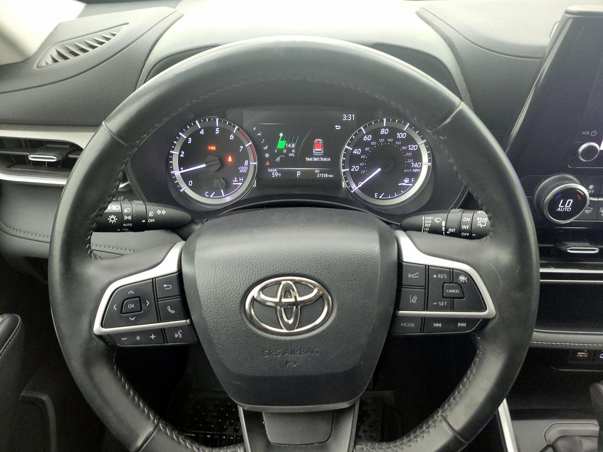 Thumbnail: 2023 Toyota Highlander - 10