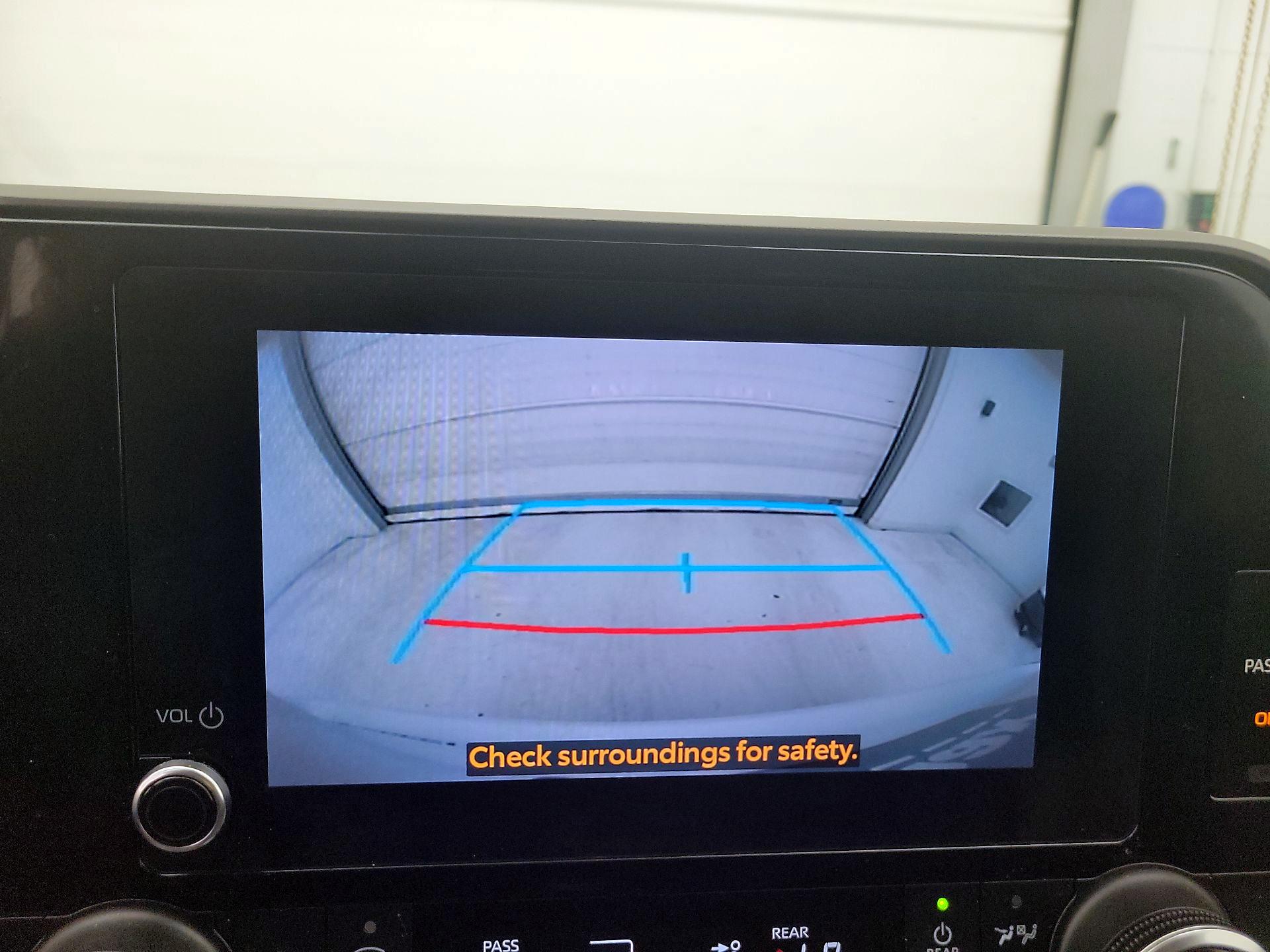 Thumbnail: 2023 Toyota Highlander - 14