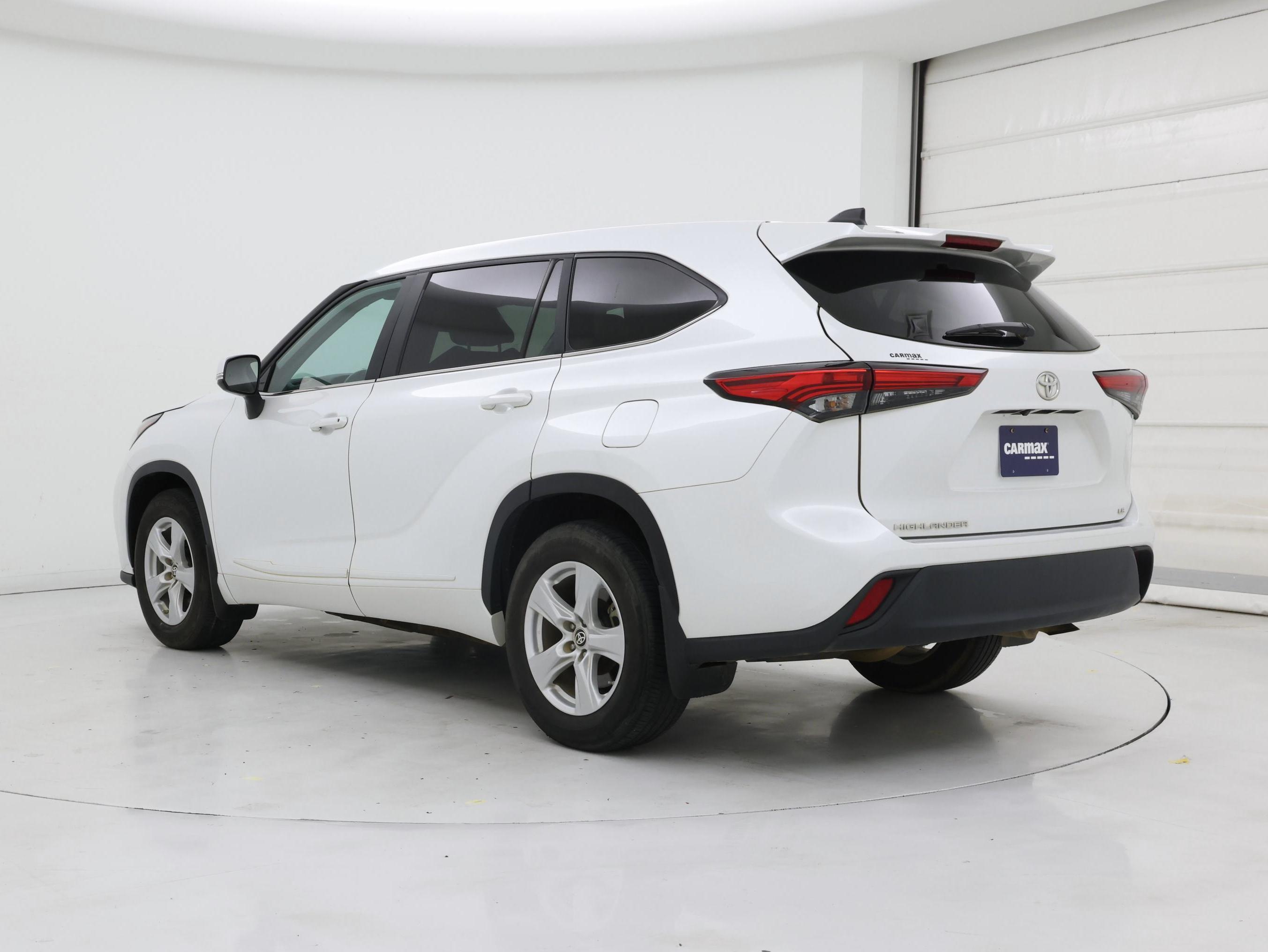 Thumbnail: 2023 Toyota Highlander - 2