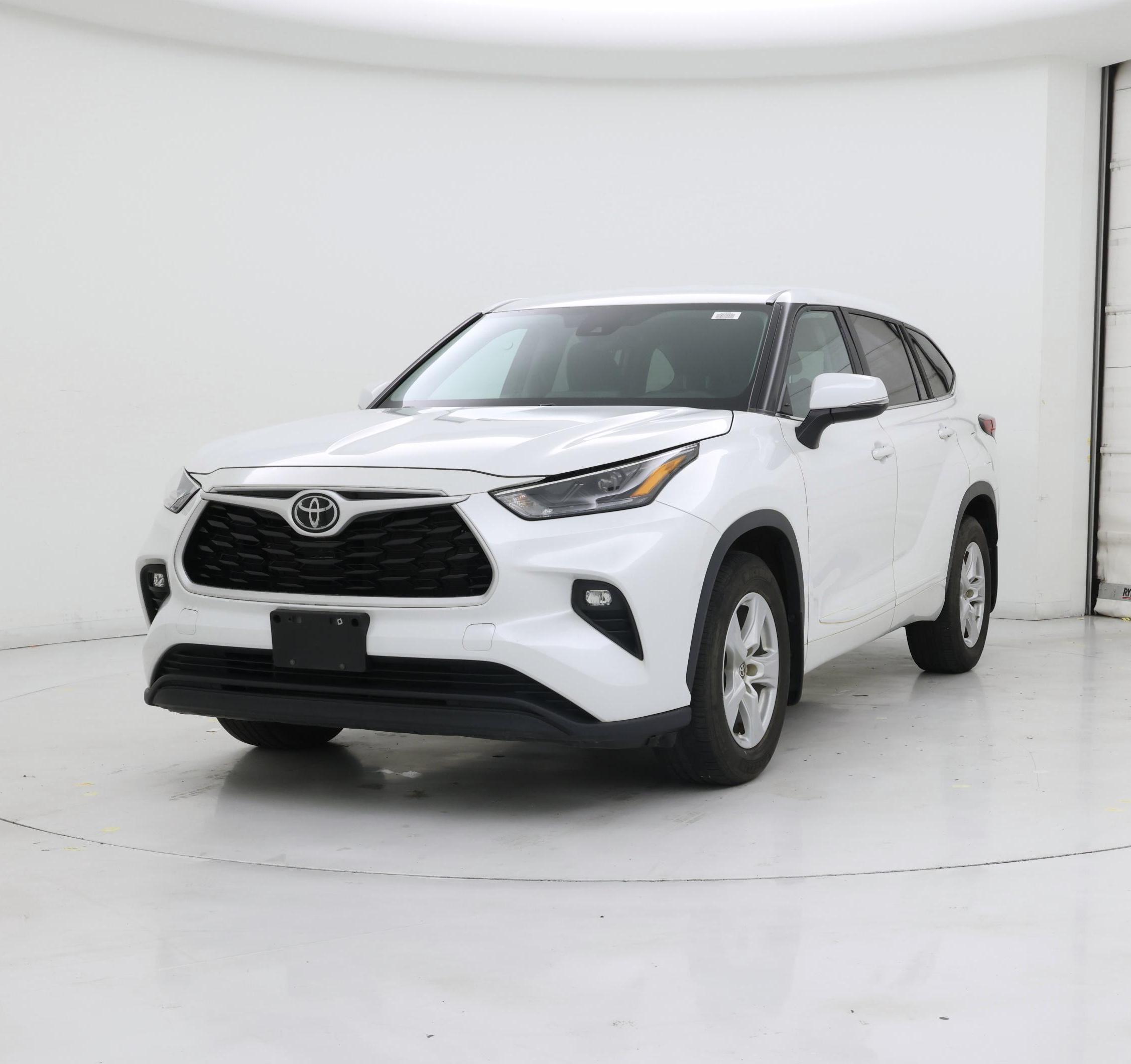 Thumbnail: 2023 Toyota Highlander - 4