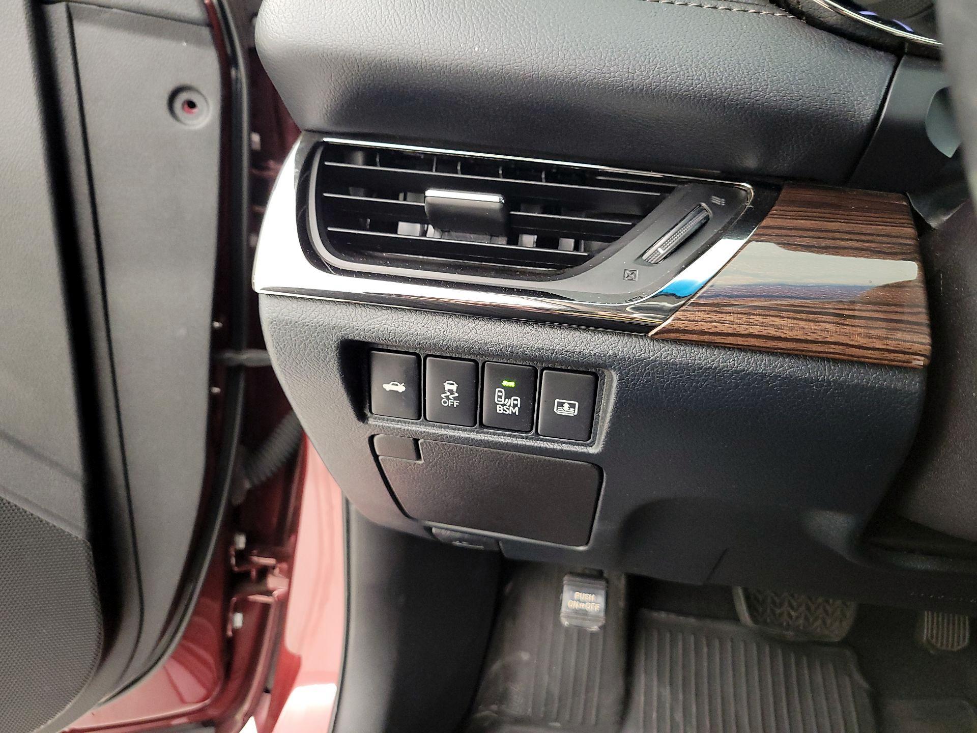 Thumbnail: 2015 Toyota Avalon - 11