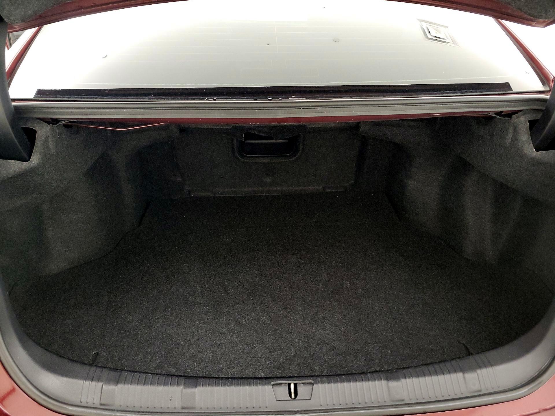 Thumbnail: 2015 Toyota Avalon - 18