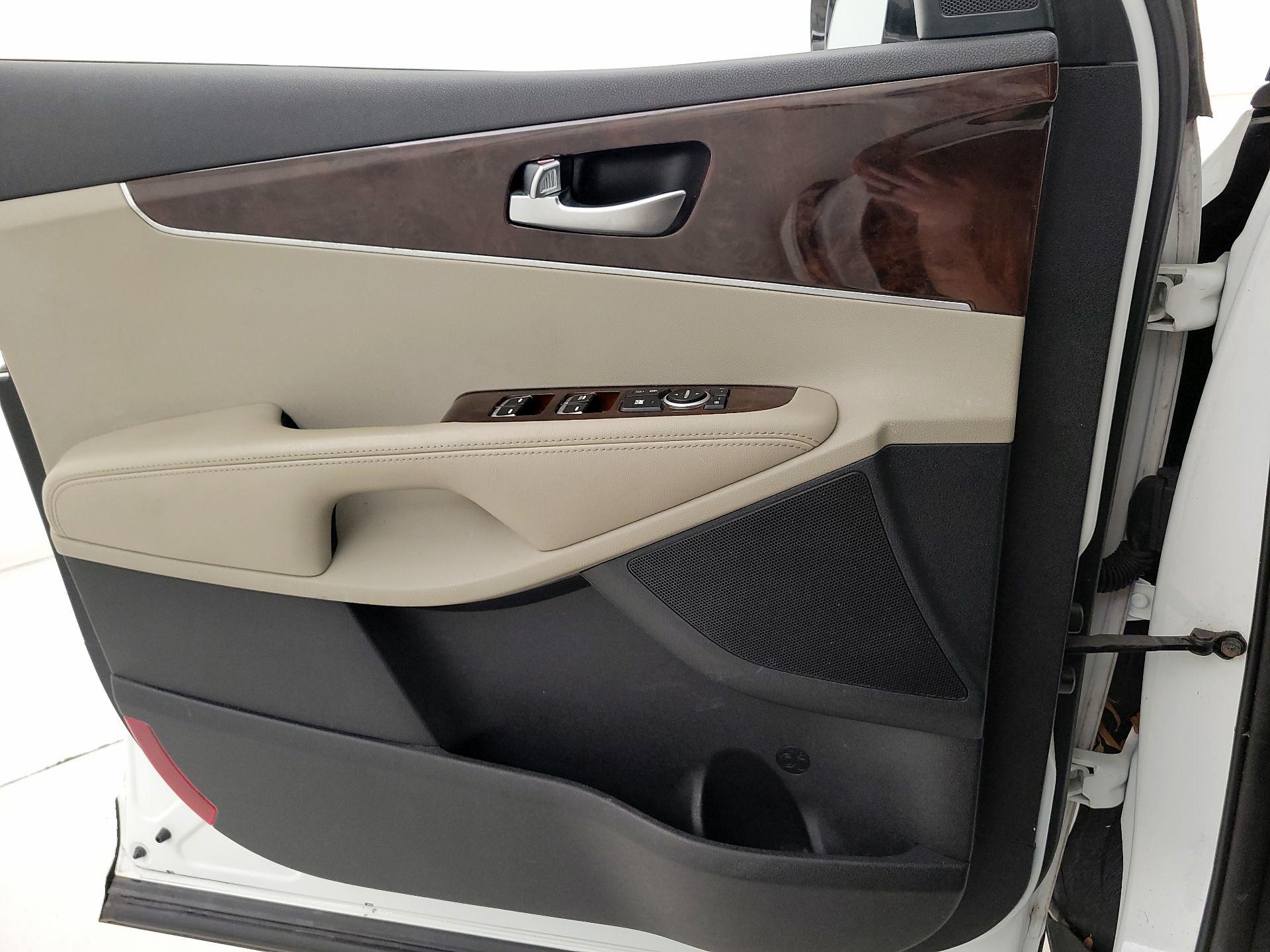 Thumbnail: 2017 Kia Sorento - 10