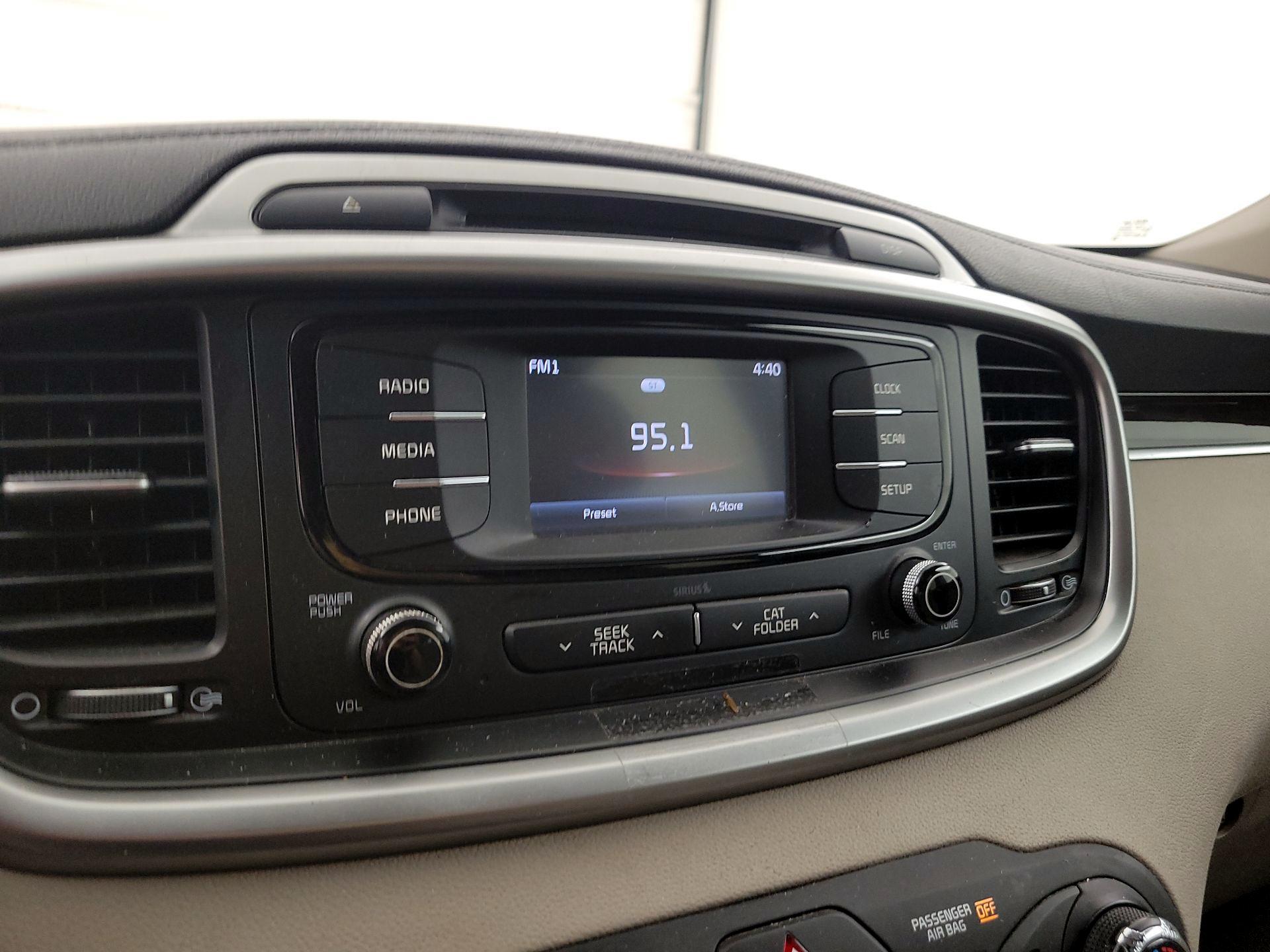 Thumbnail: 2017 Kia Sorento - 13