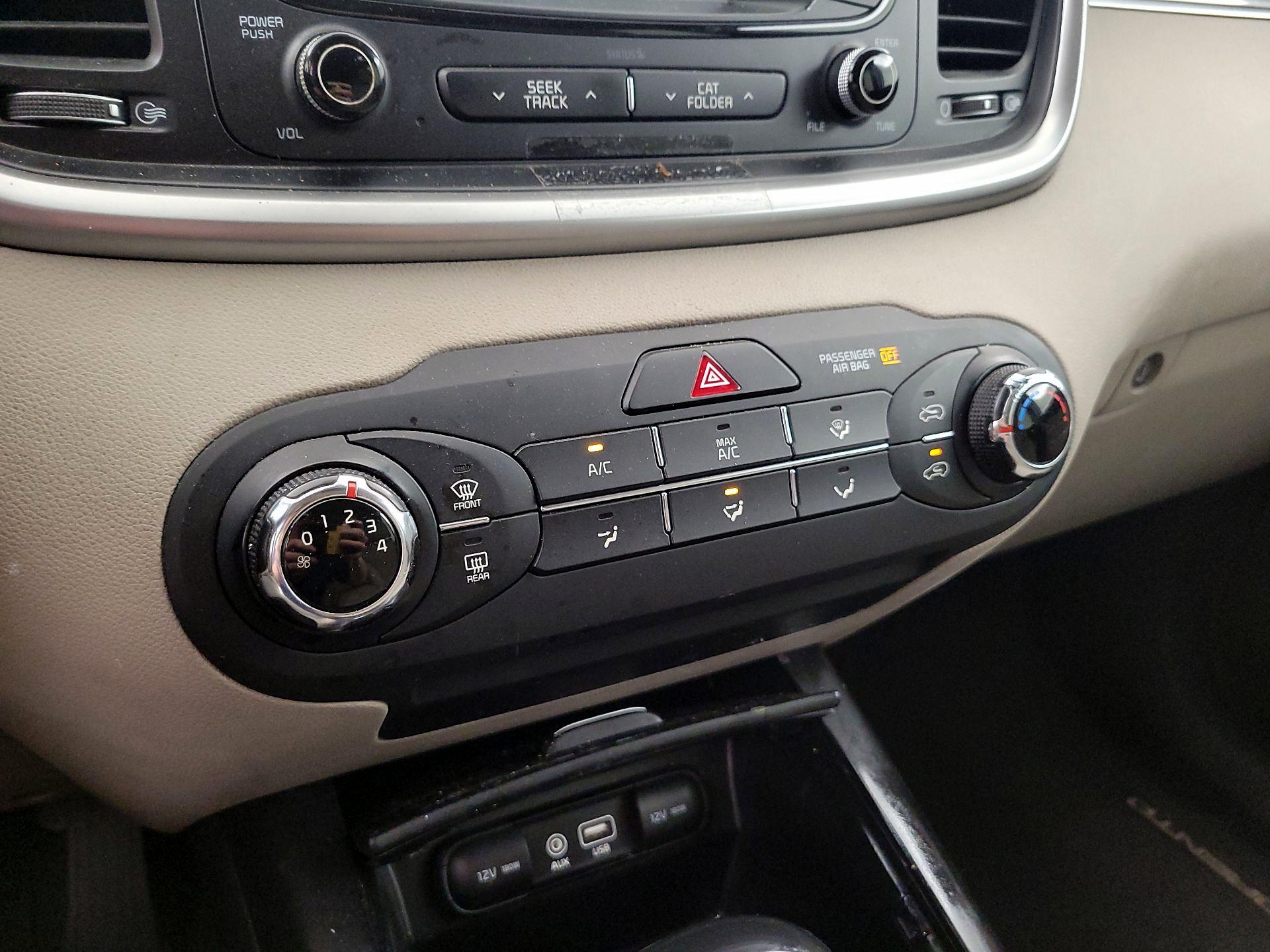 Thumbnail: 2017 Kia Sorento - 14