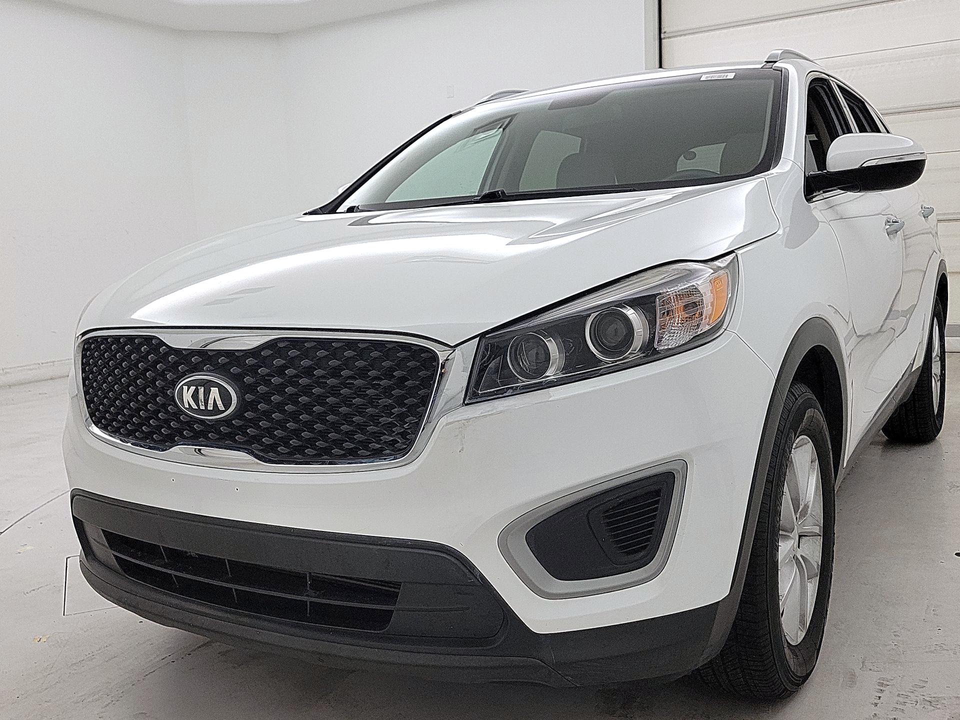 Thumbnail: 2017 Kia Sorento - 3