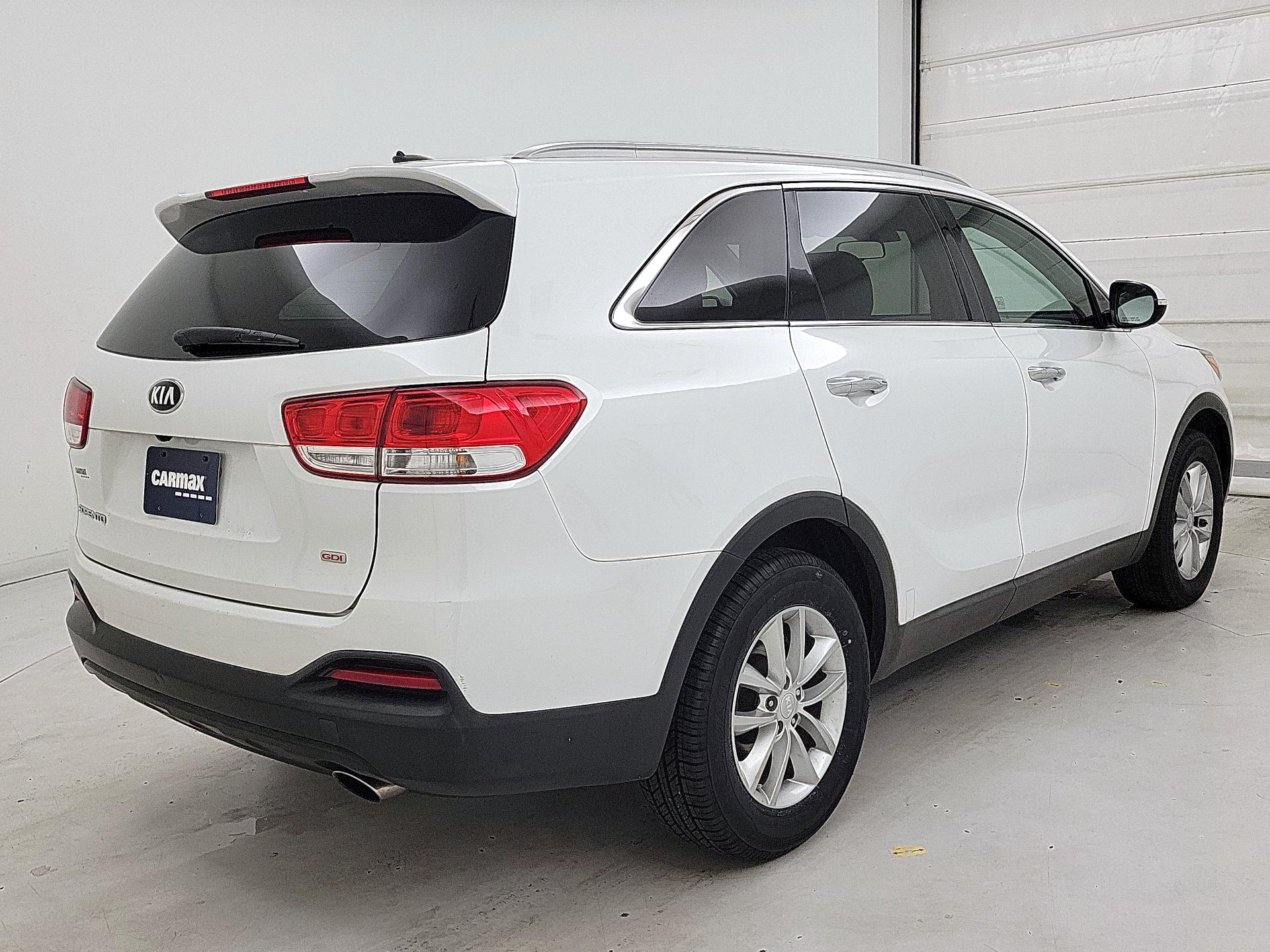 Thumbnail: 2017 Kia Sorento - 5