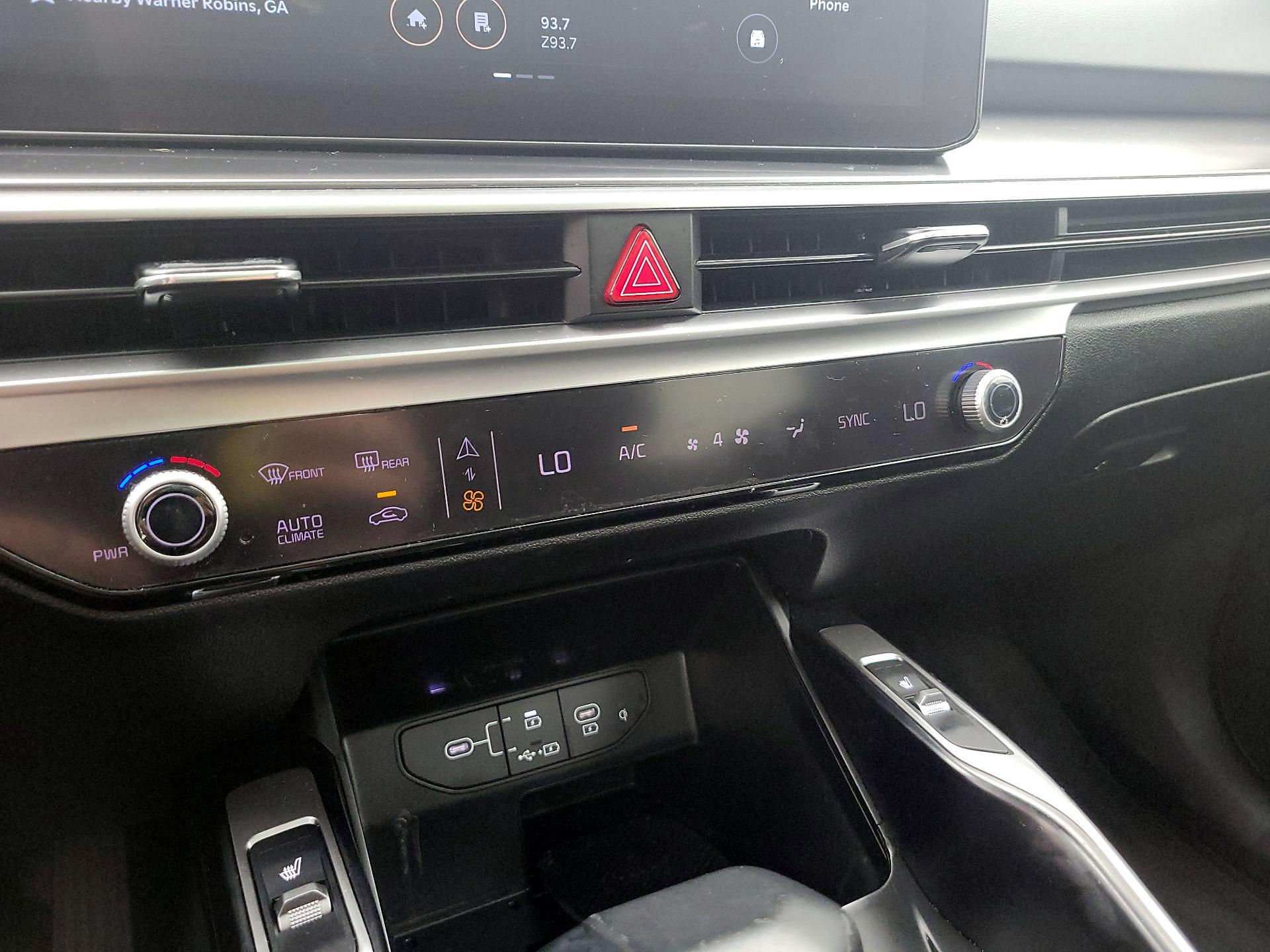 Thumbnail: 2024 Kia Sorento - 17