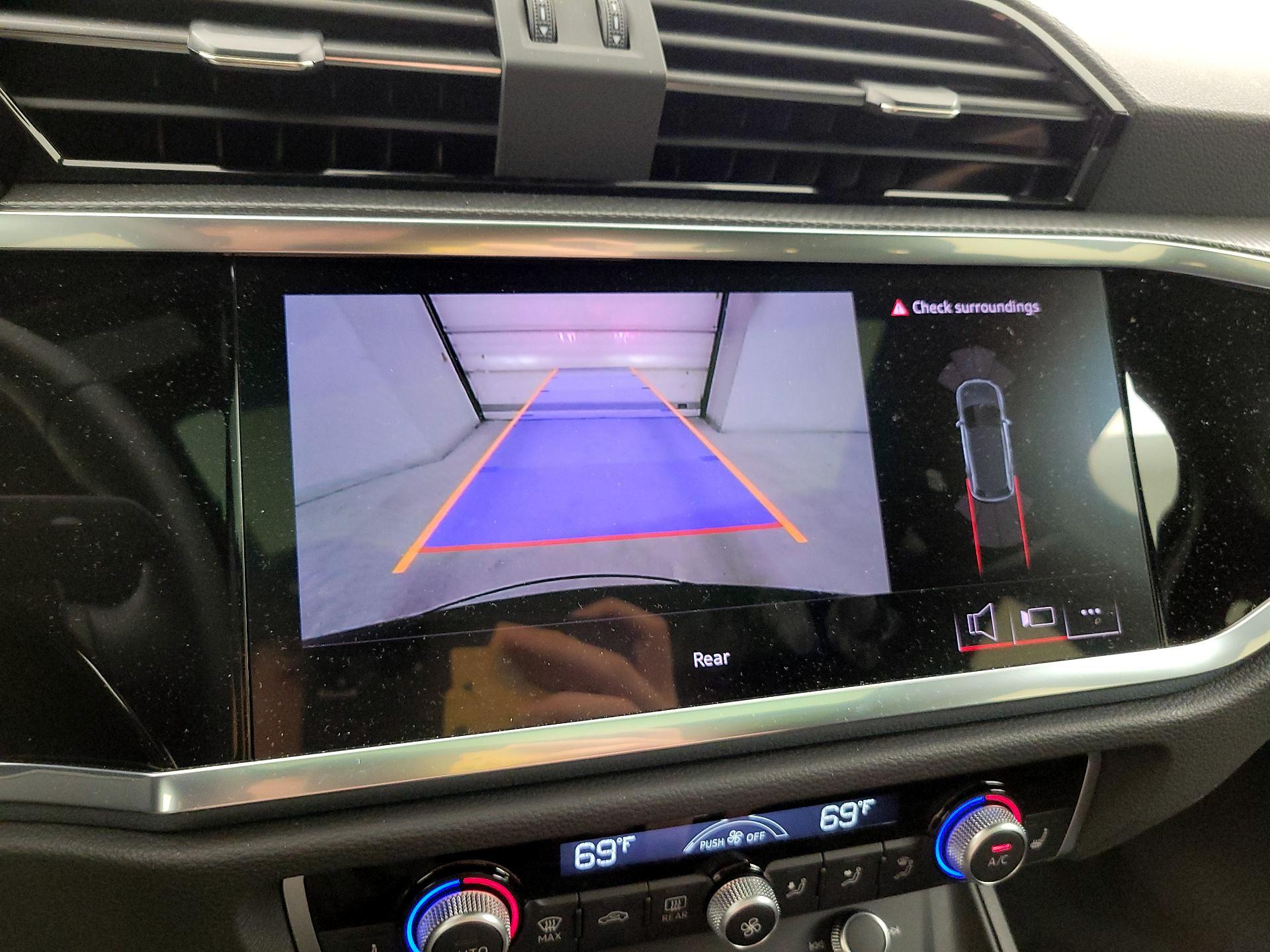 Thumbnail: 2025 Audi Q3 - 12