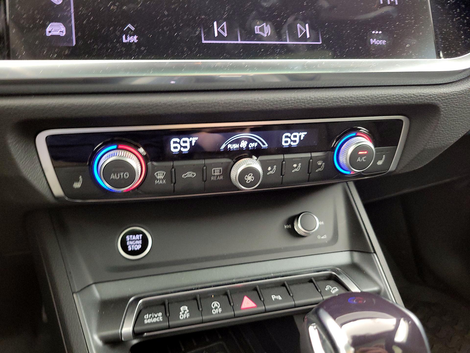 Thumbnail: 2025 Audi Q3 - 14