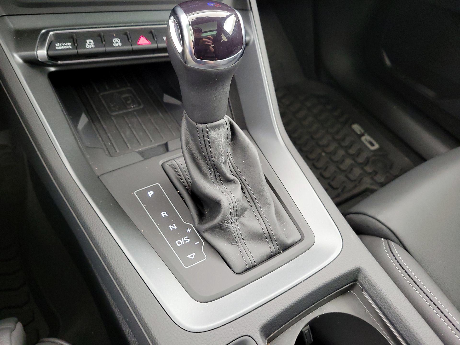 Thumbnail: 2025 Audi Q3 - 15