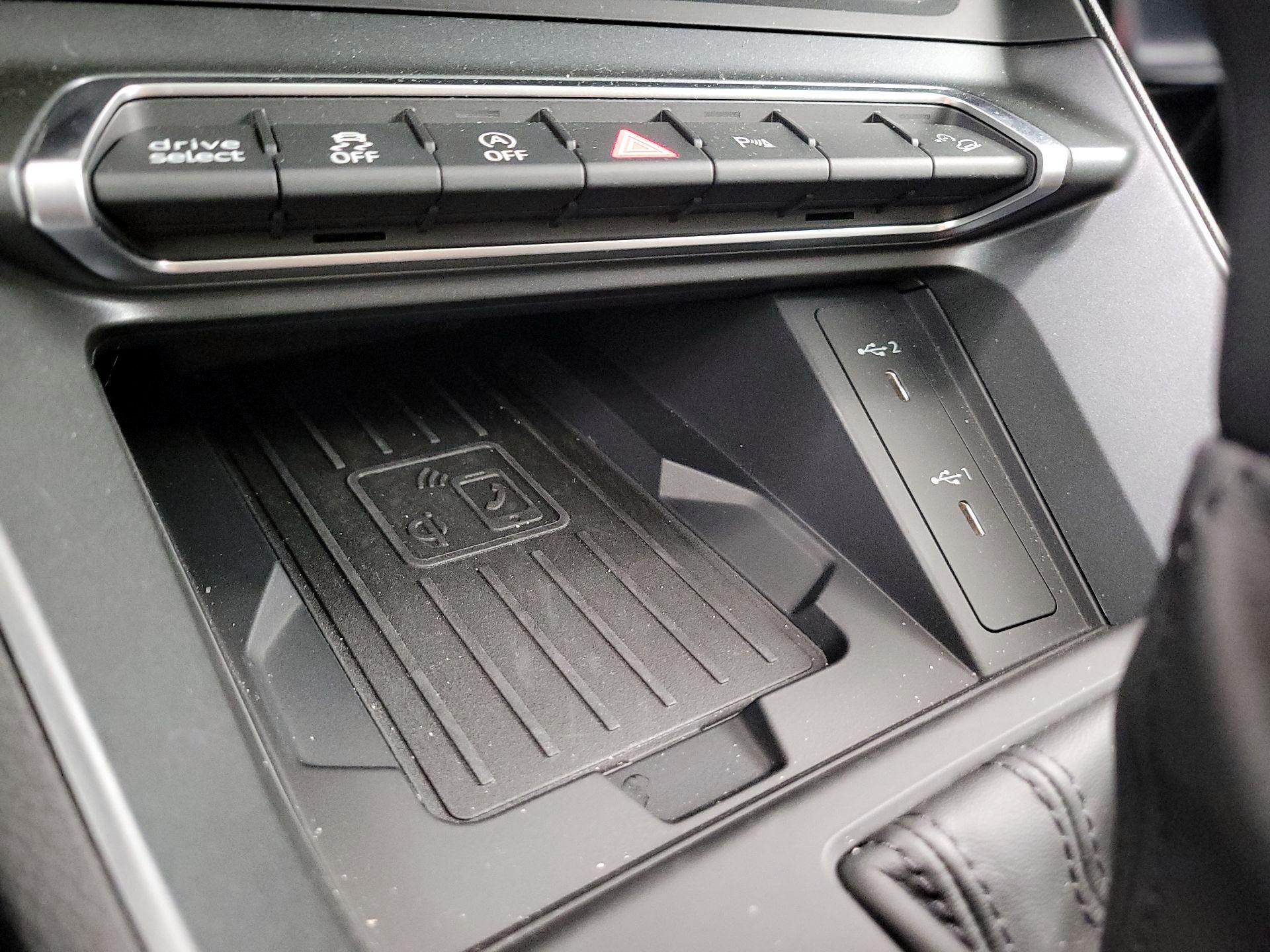 Thumbnail: 2025 Audi Q3 - 16