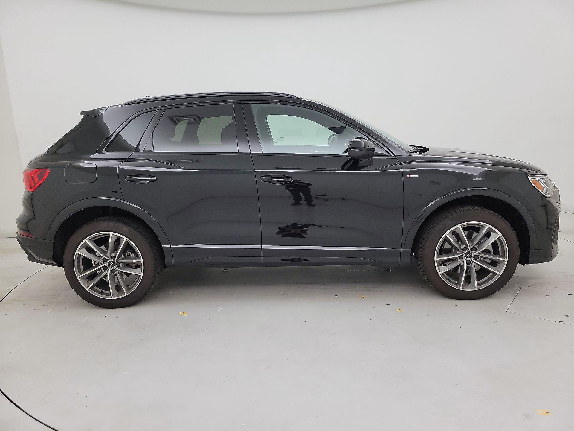 Thumbnail: 2025 Audi Q3 - 4