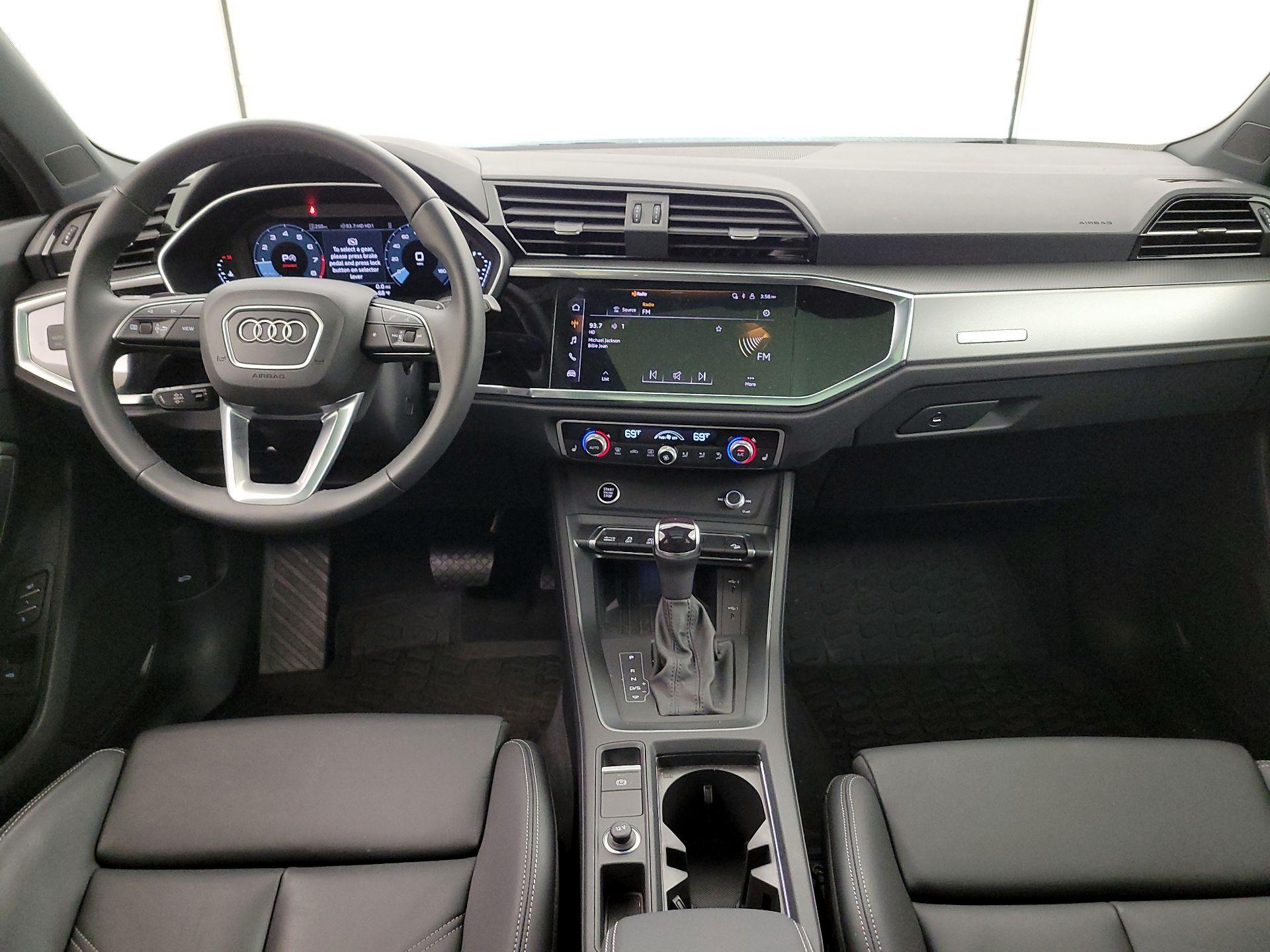 Thumbnail: 2025 Audi Q3 - 8