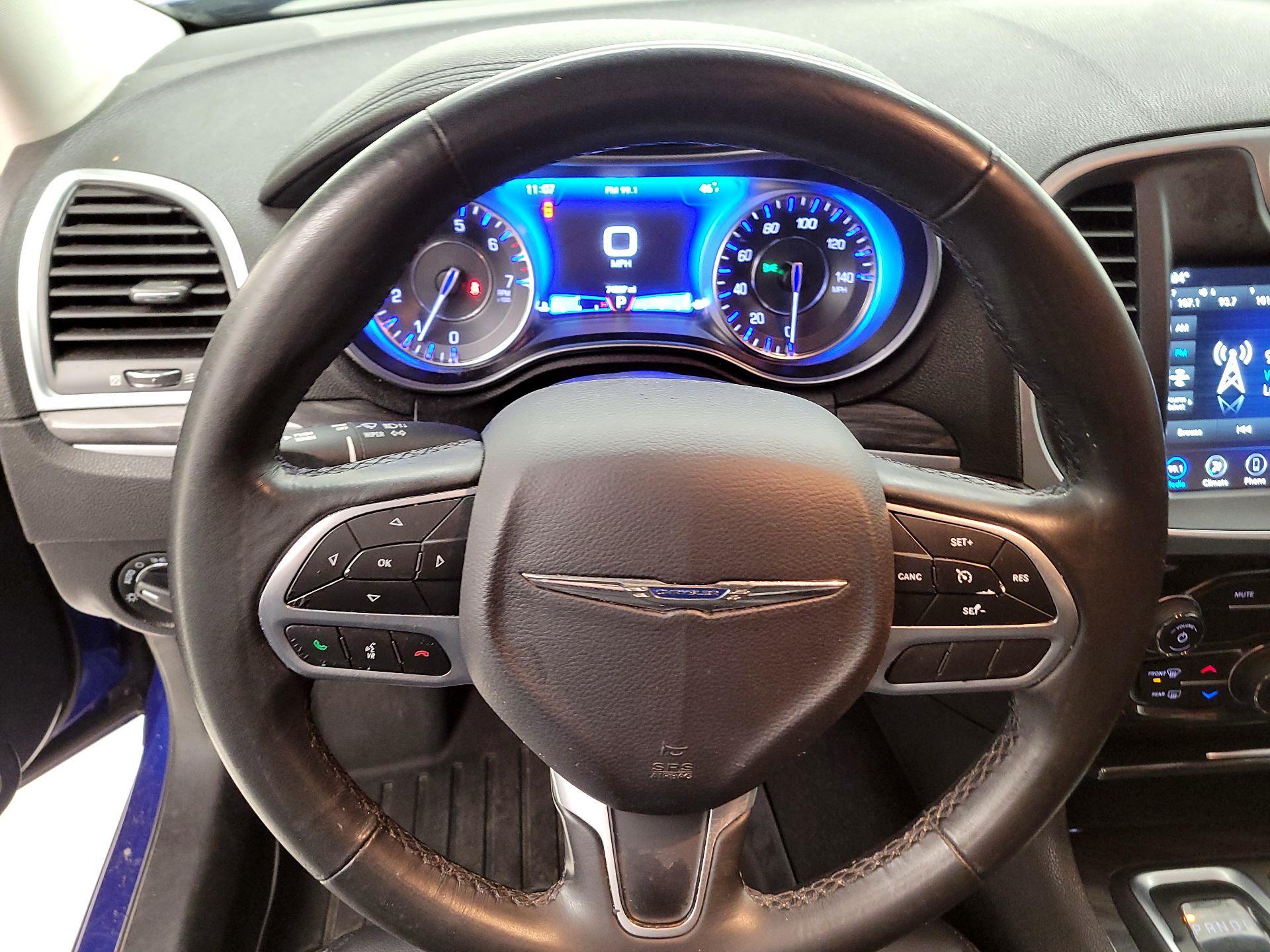 Thumbnail: 2021 Chrysler 300 - 10