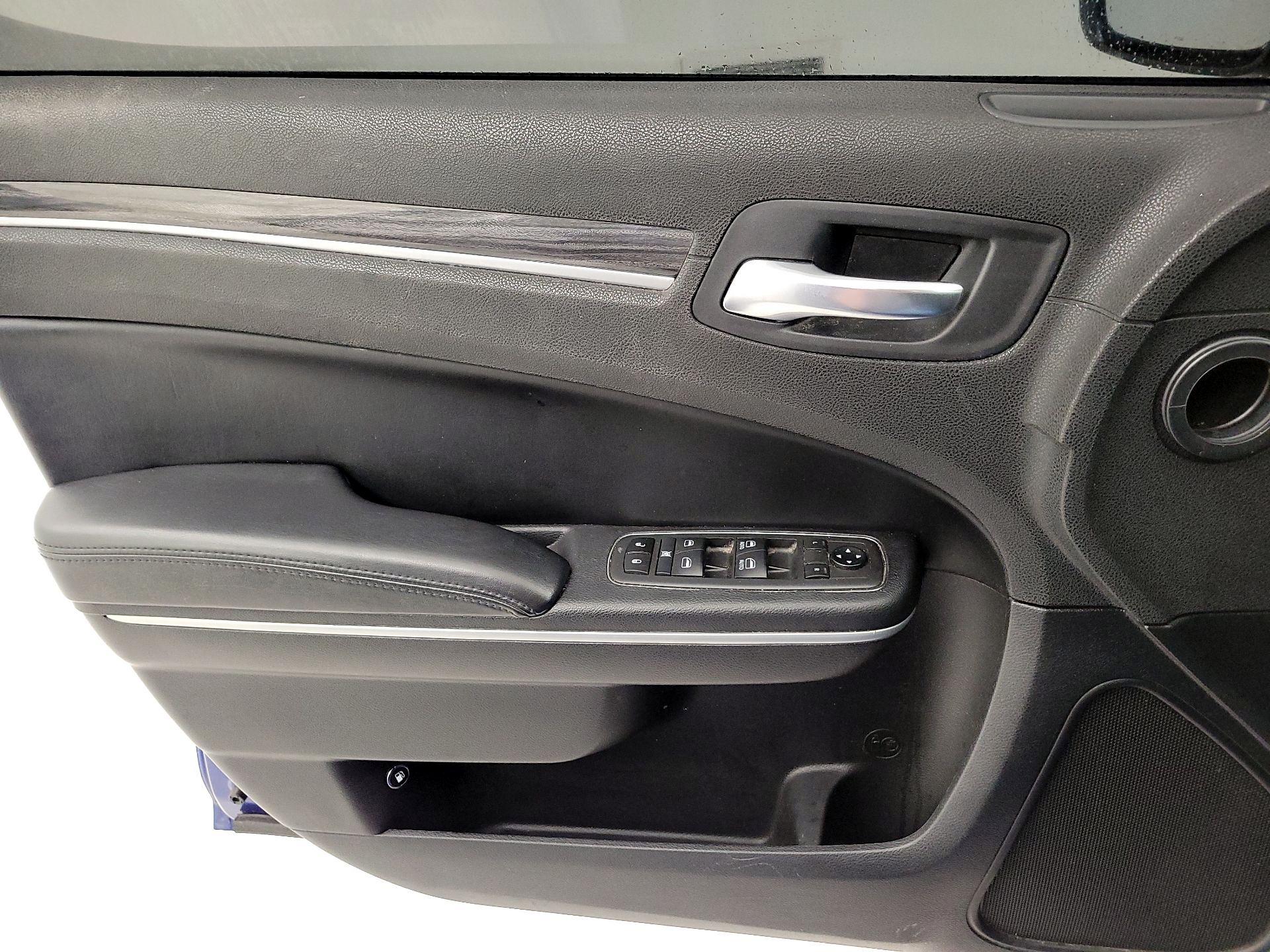 Thumbnail: 2021 Chrysler 300 - 12