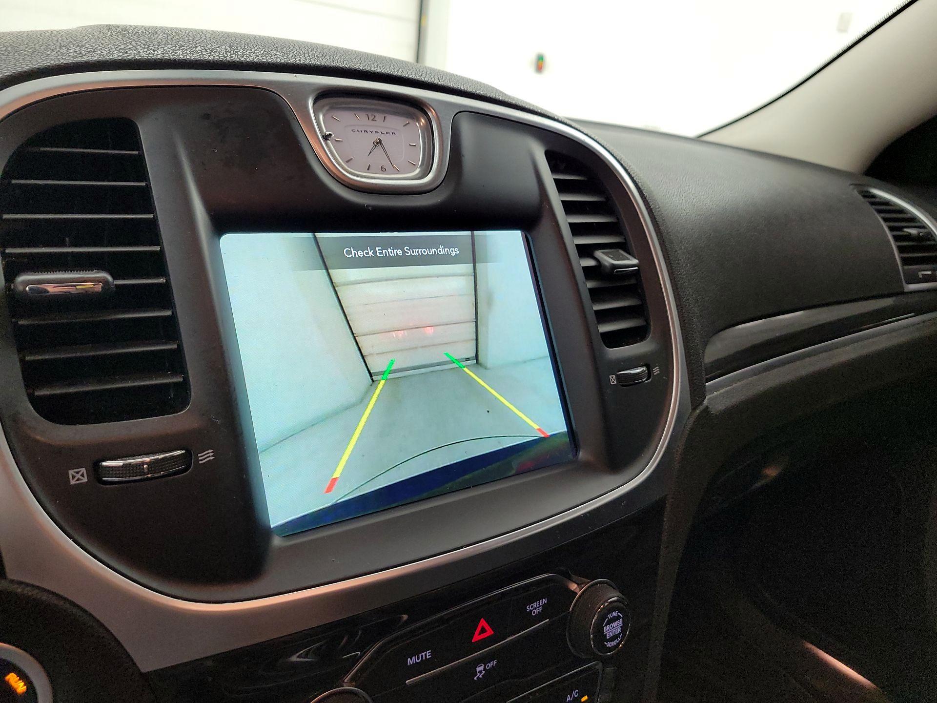 Thumbnail: 2021 Chrysler 300 - 14