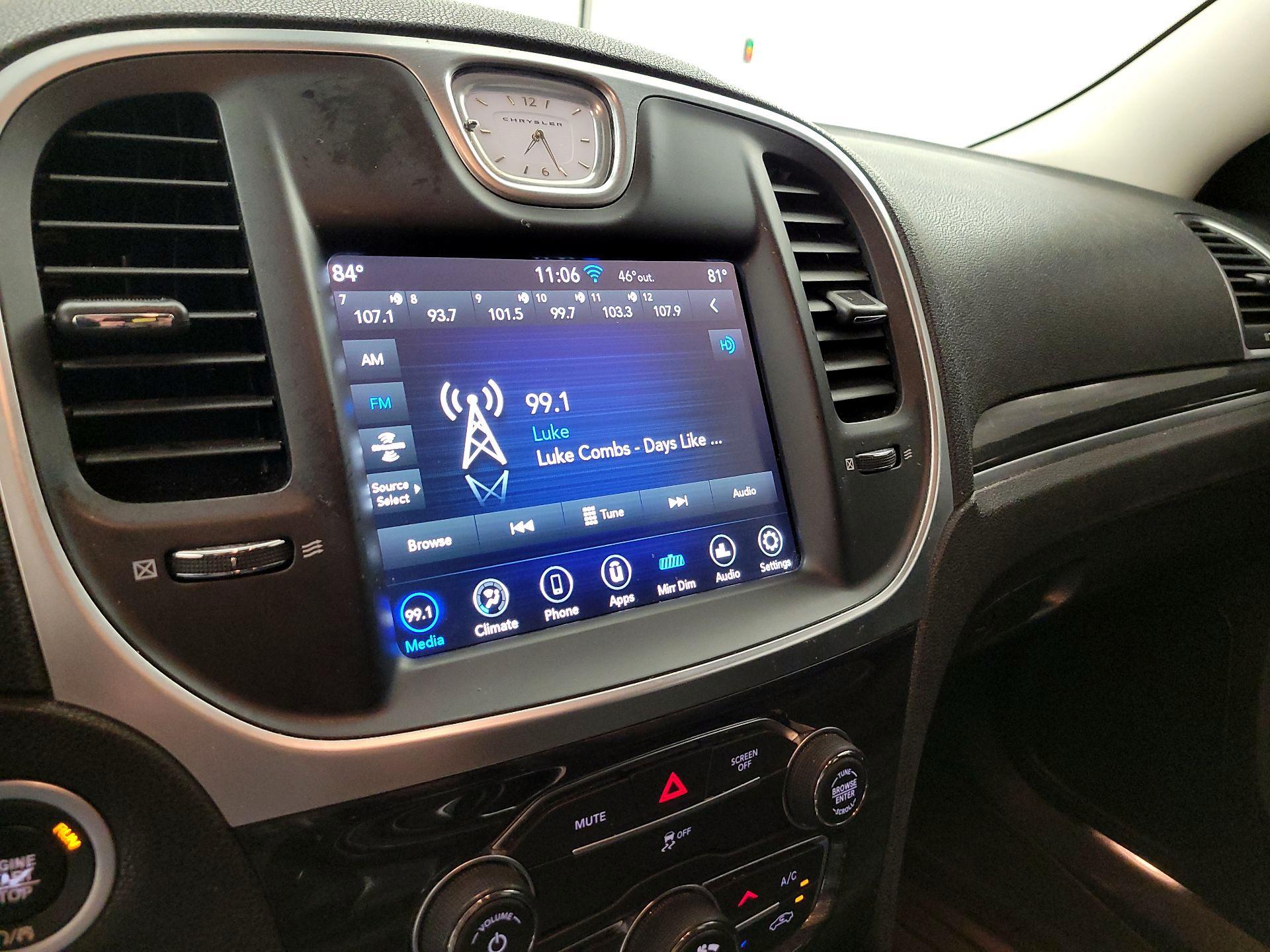 Thumbnail: 2021 Chrysler 300 - 15