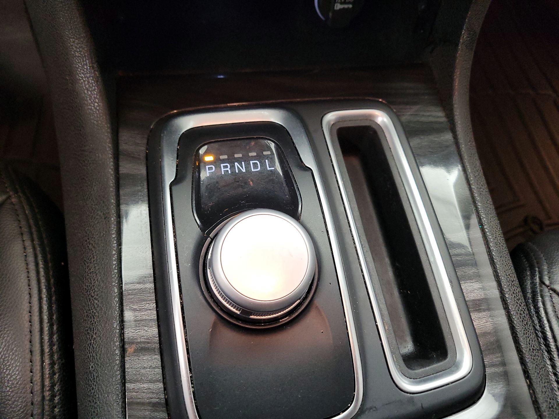 Thumbnail: 2021 Chrysler 300 - 17