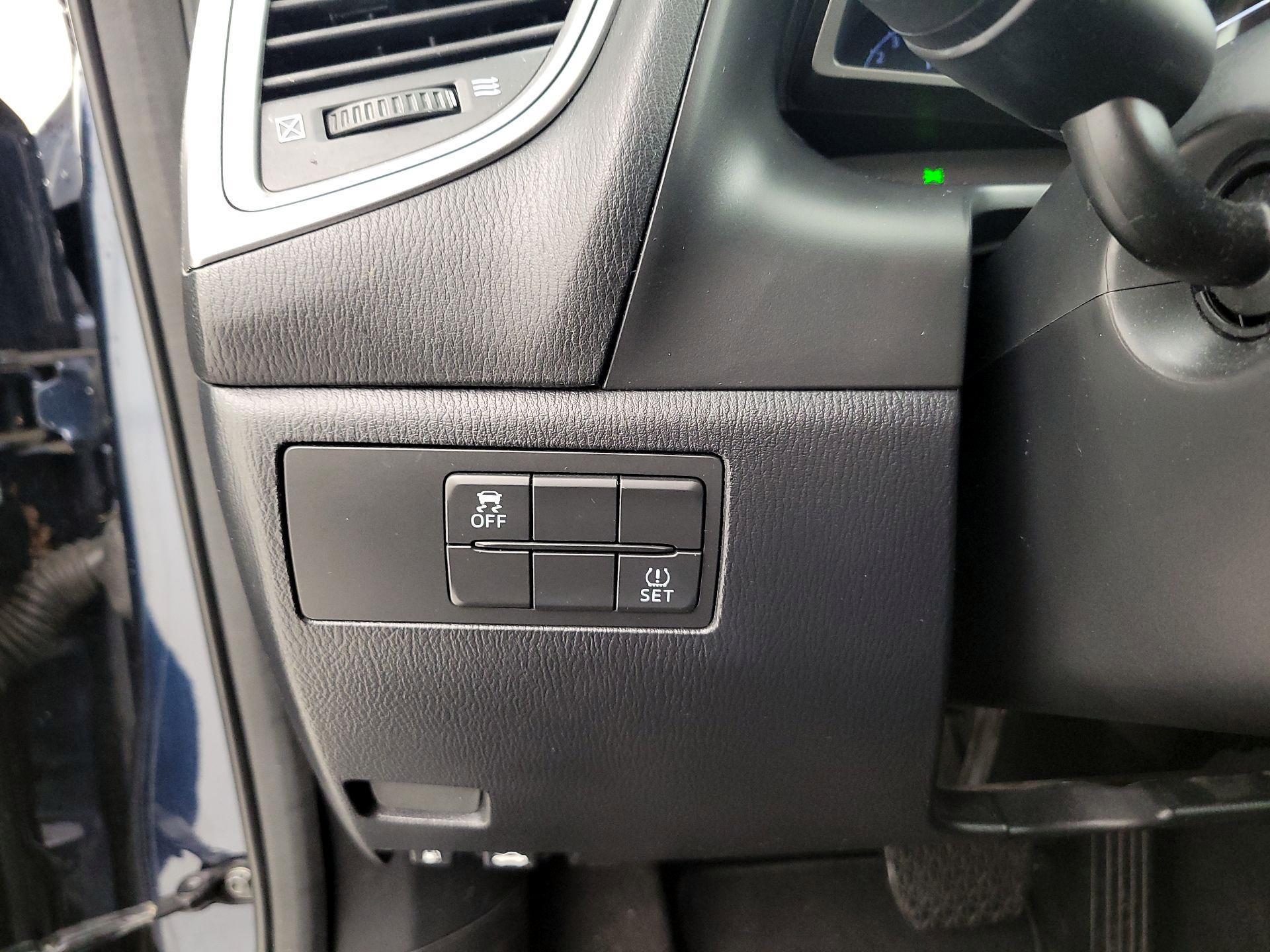 Thumbnail: 2018 Mazda Mazda3 - 11